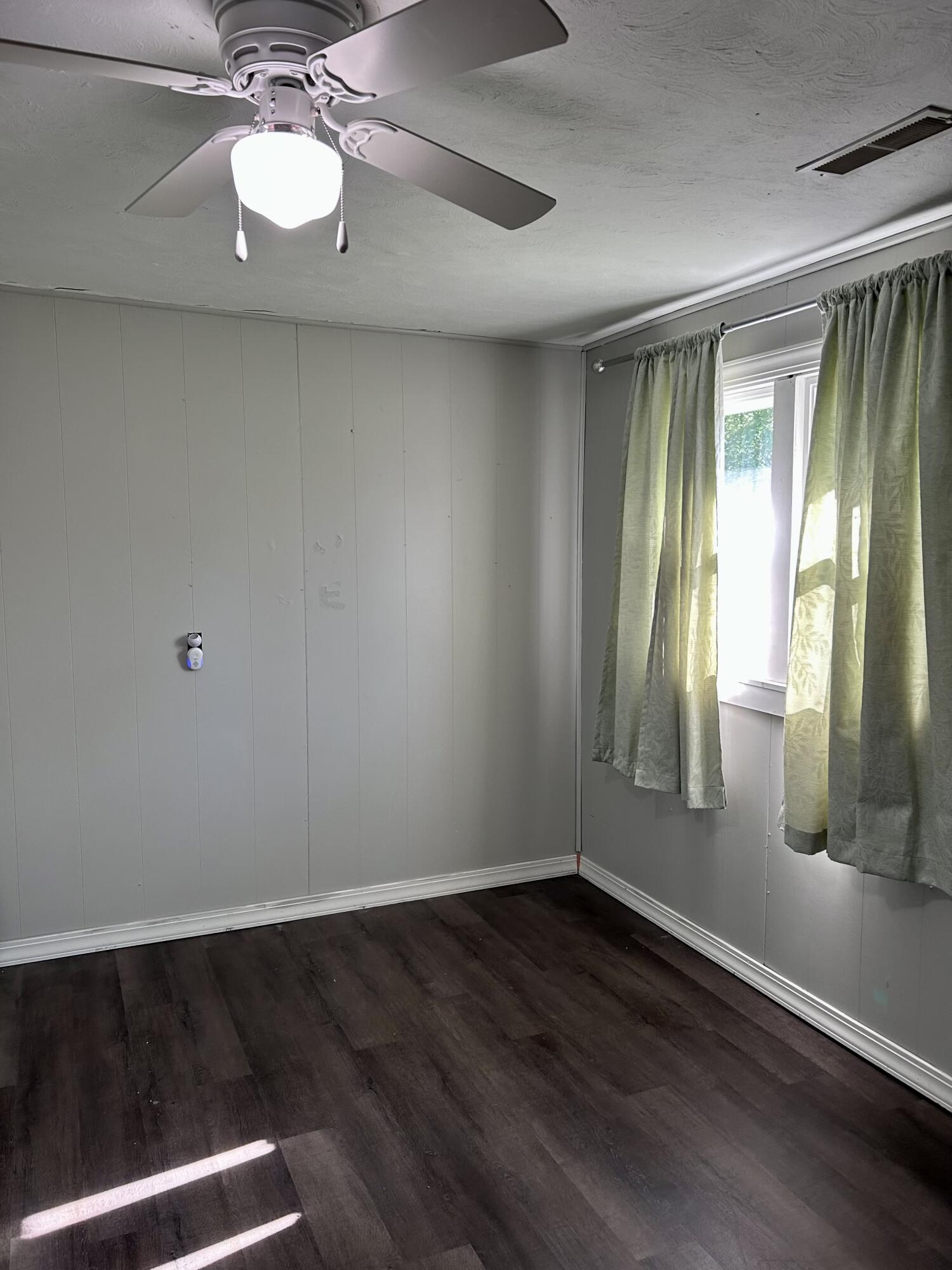 613 Hall Avenue Property Photo 23