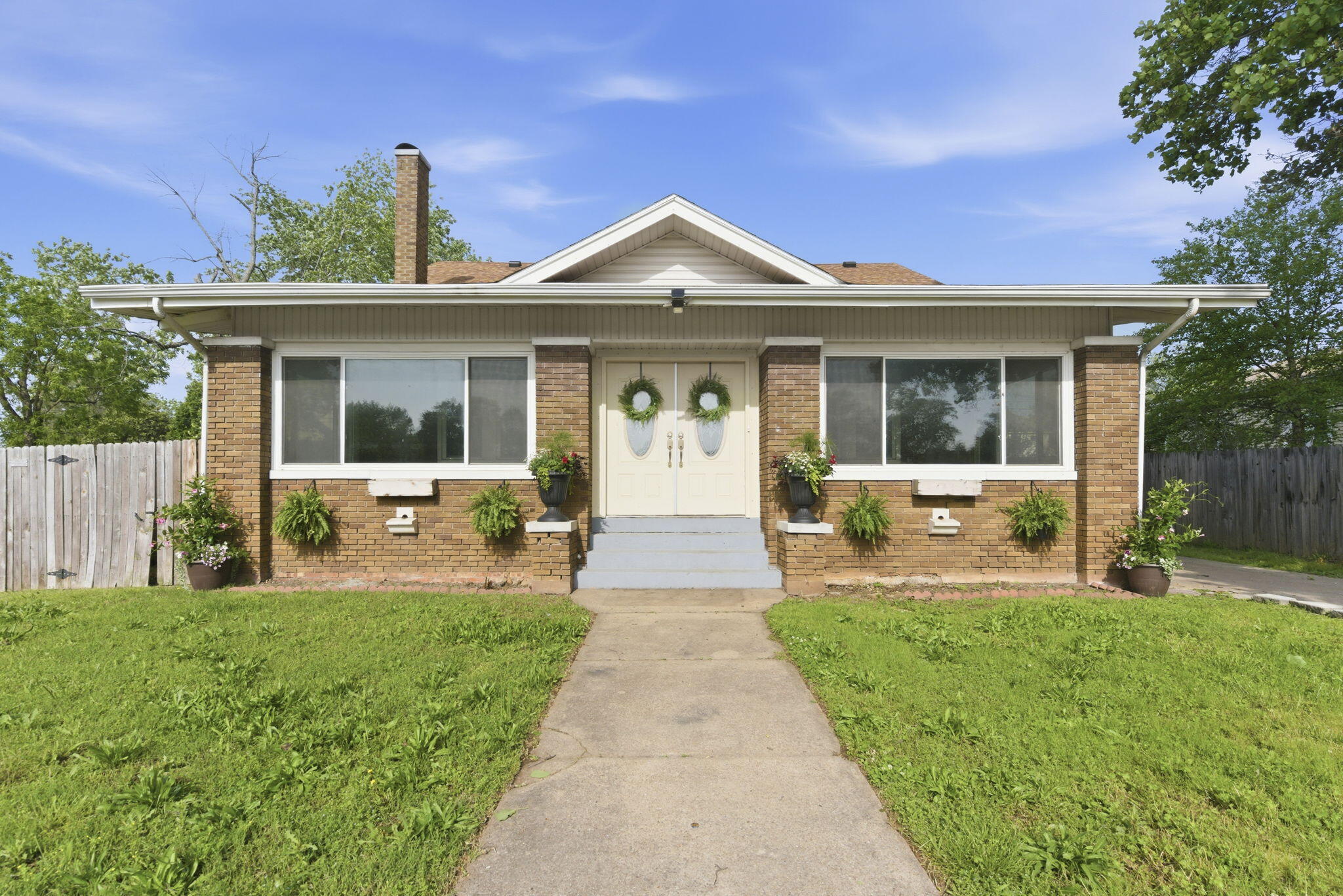 600 North Central Avenue Property Photo 1