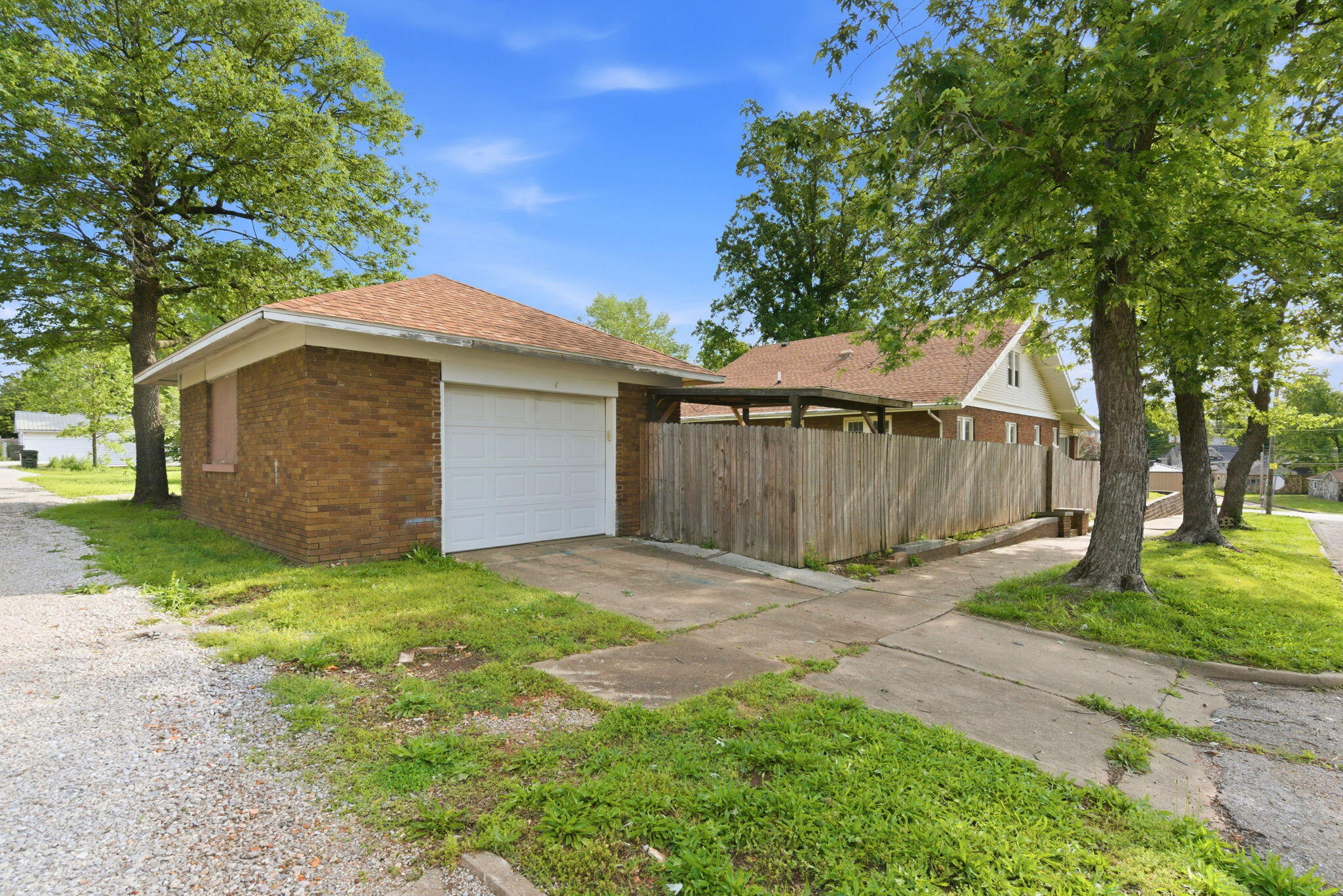 600 North Central Avenue Property Photo 2