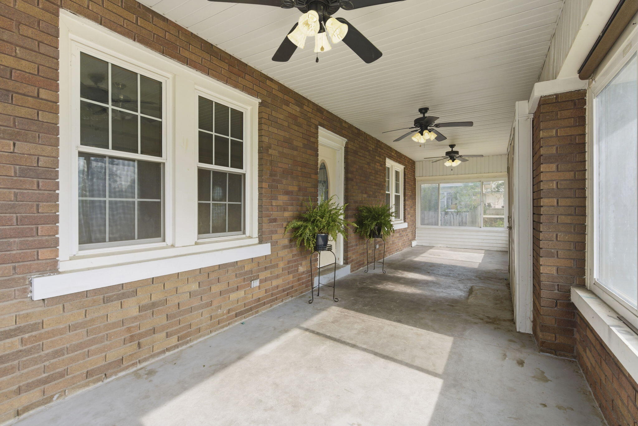 600 North Central Avenue Property Photo 5