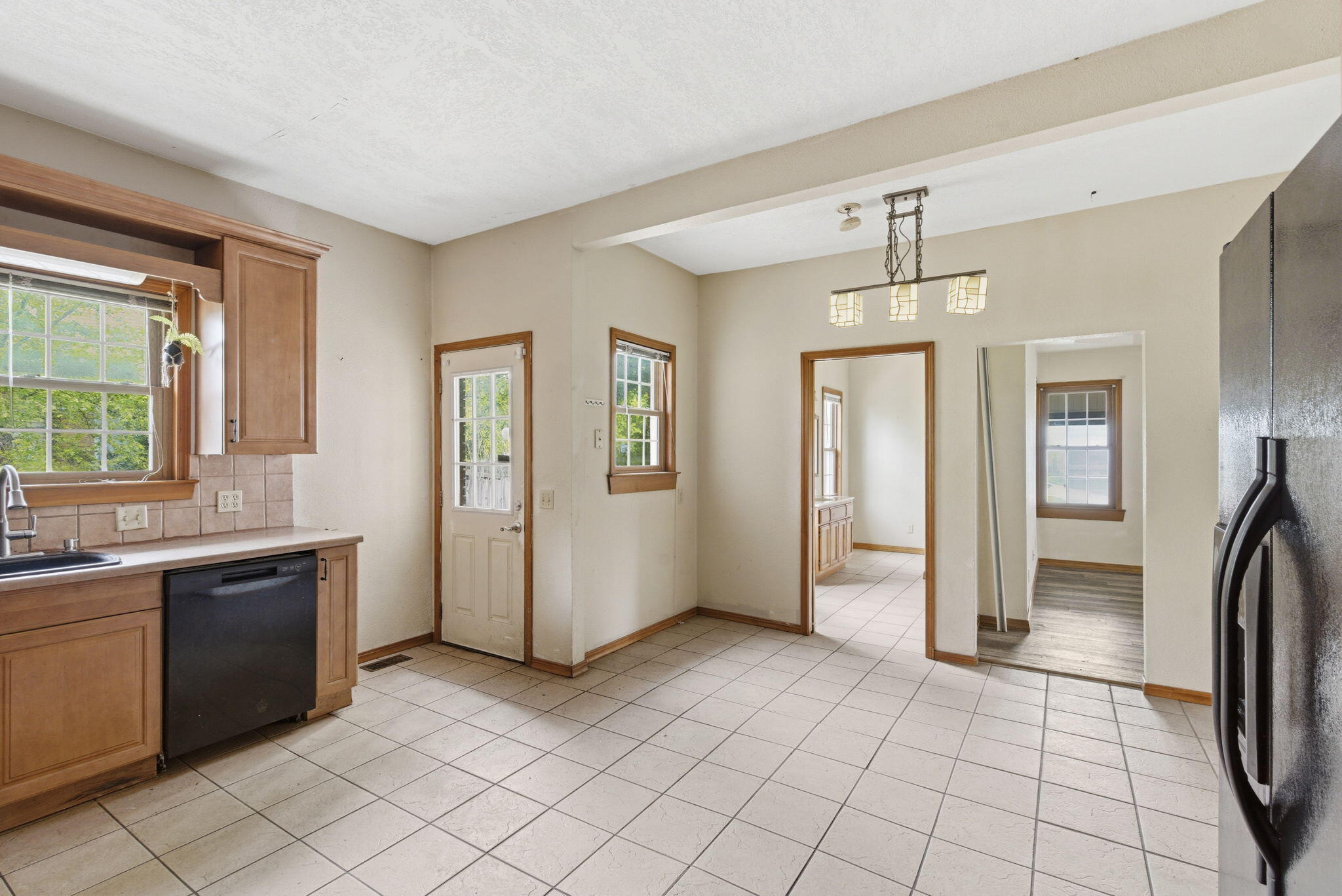 600 North Central Avenue Property Photo 10