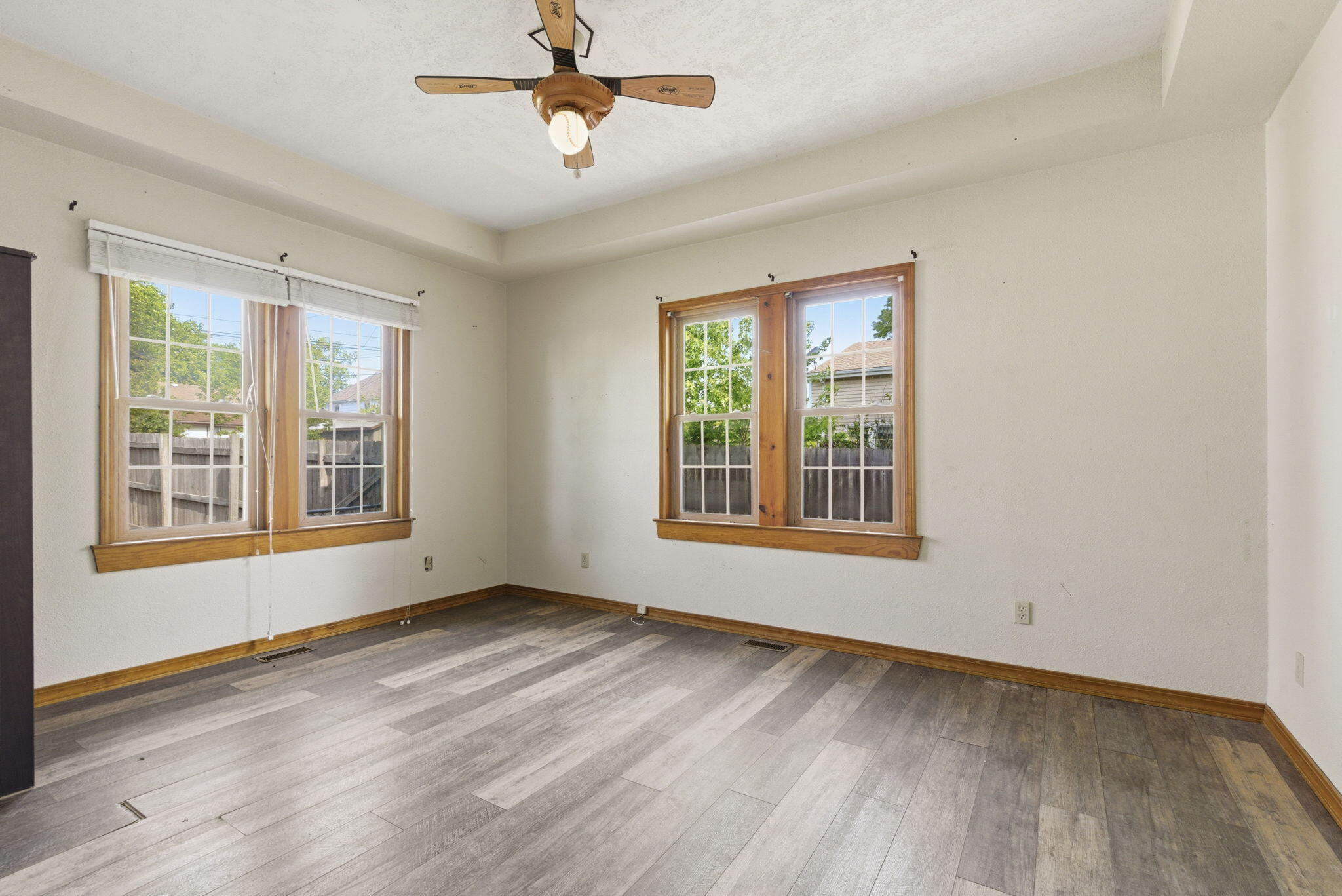 600 North Central Avenue Property Photo 14