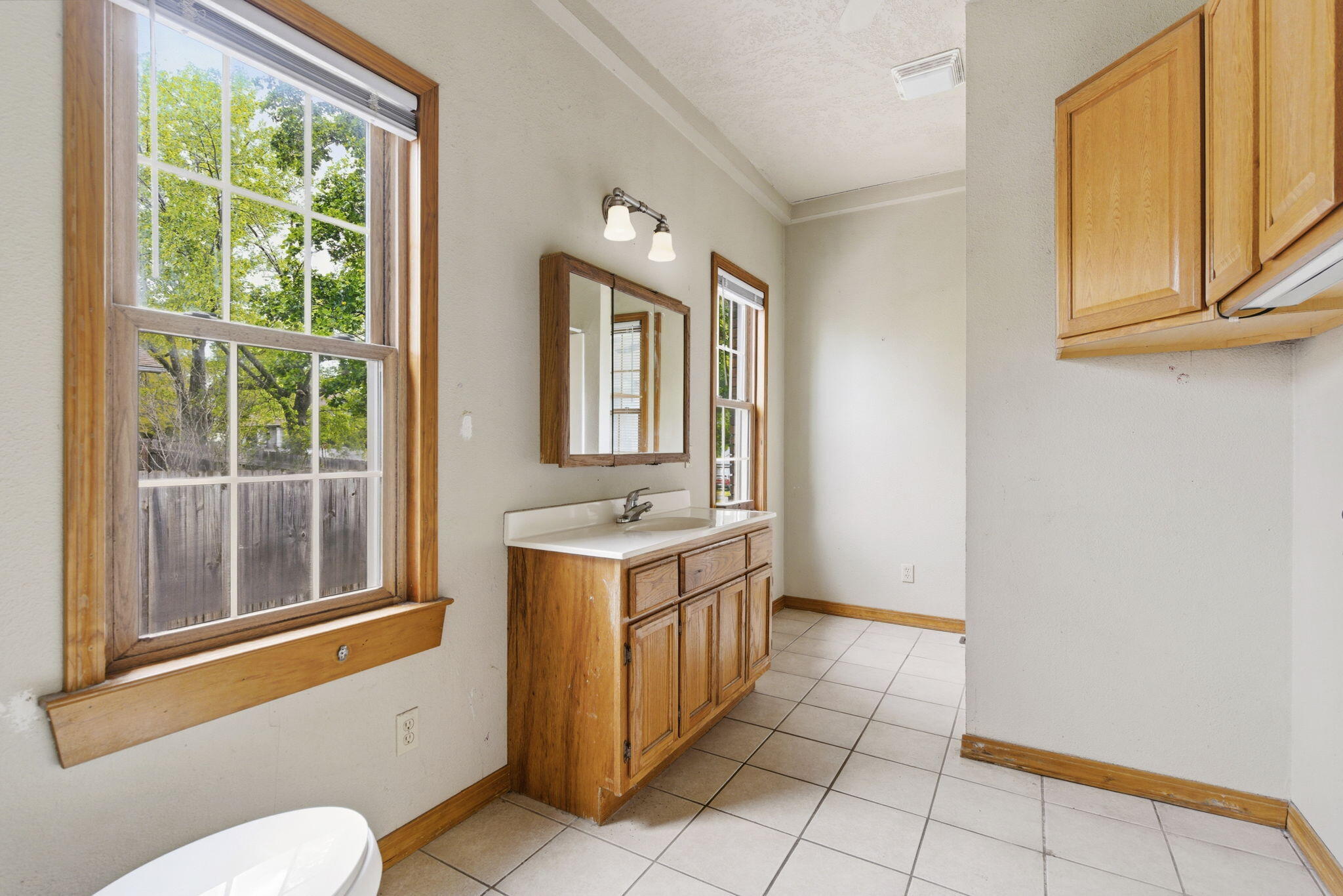 600 North Central Avenue Property Photo 19