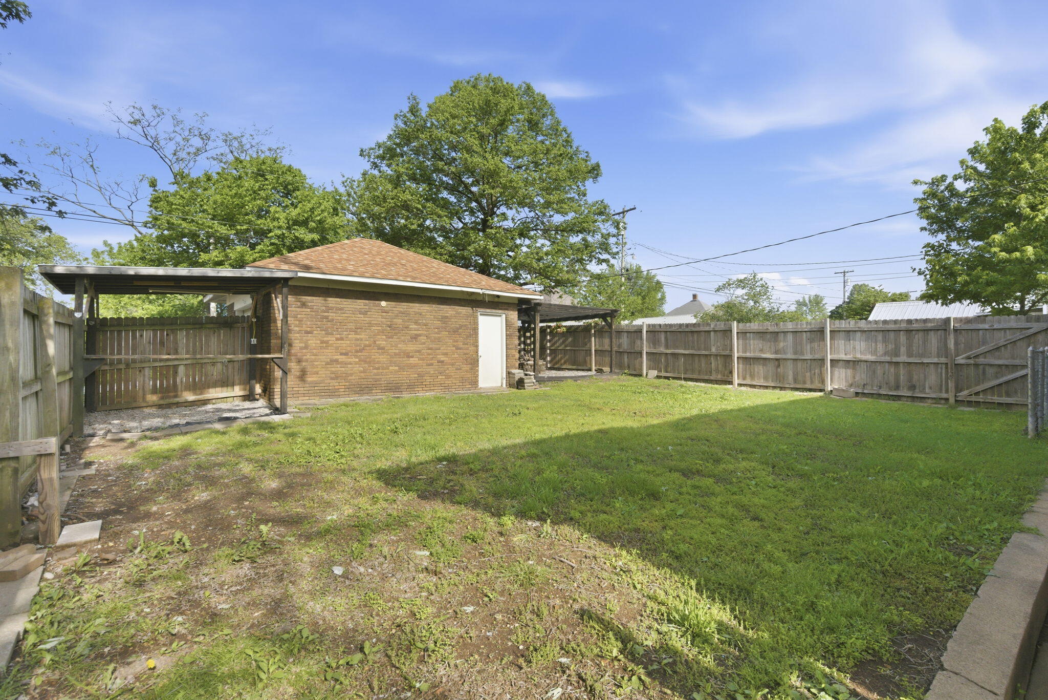 600 North Central Avenue Property Photo 25