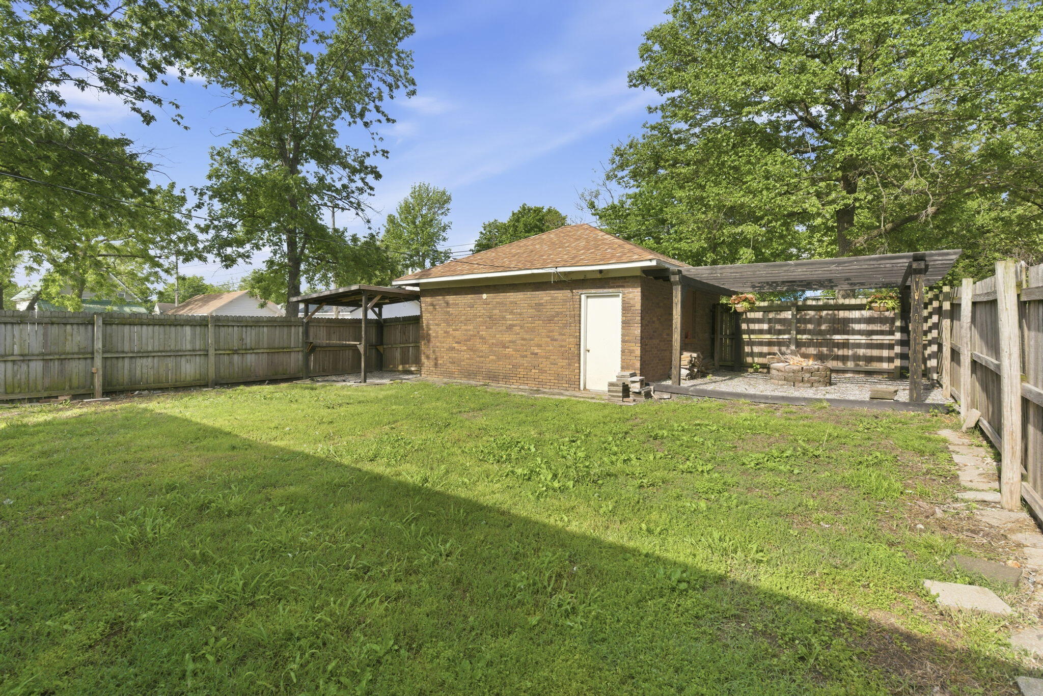 600 North Central Avenue Property Photo 26