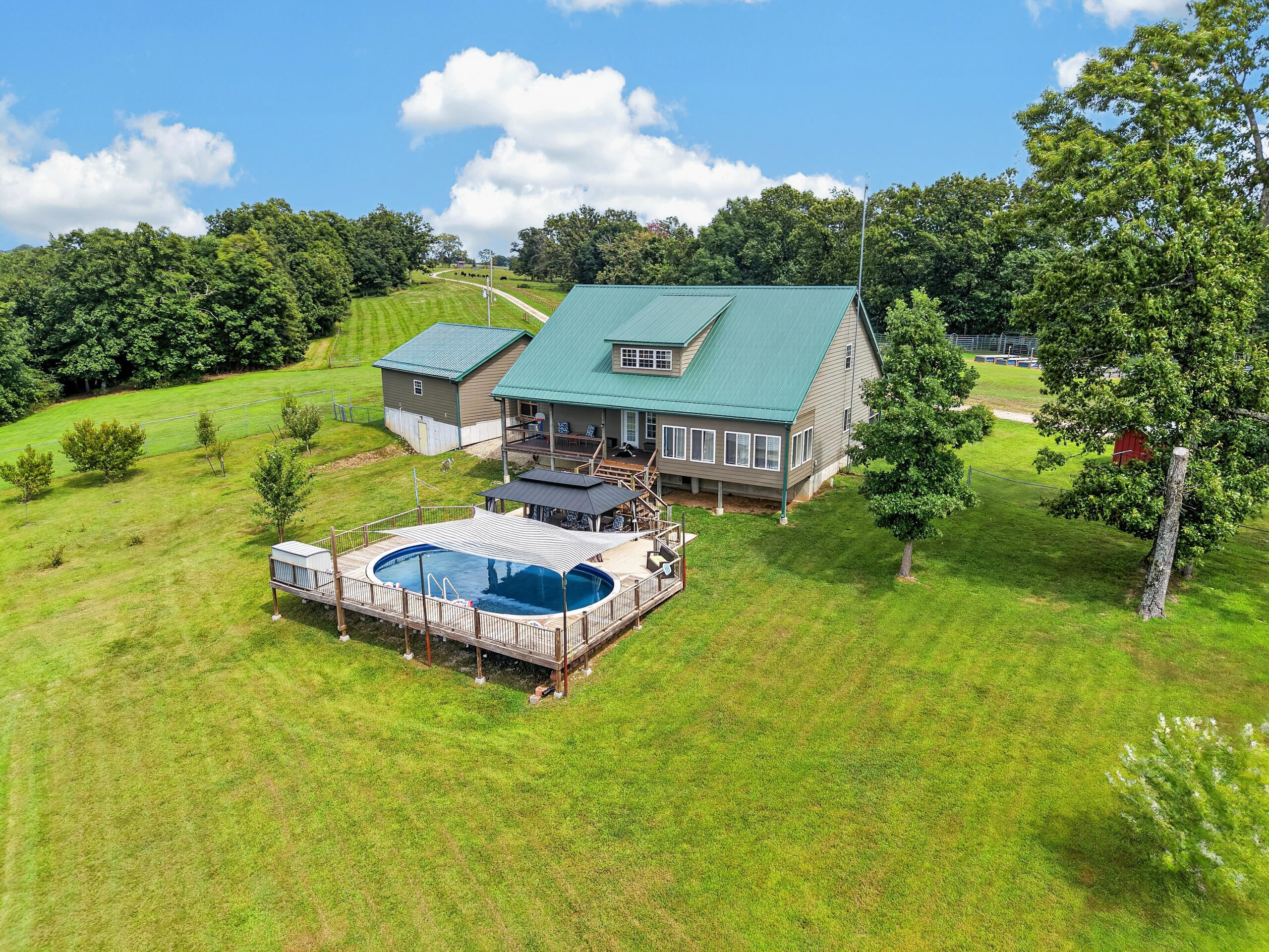 4083 State Route W Property Photo 4