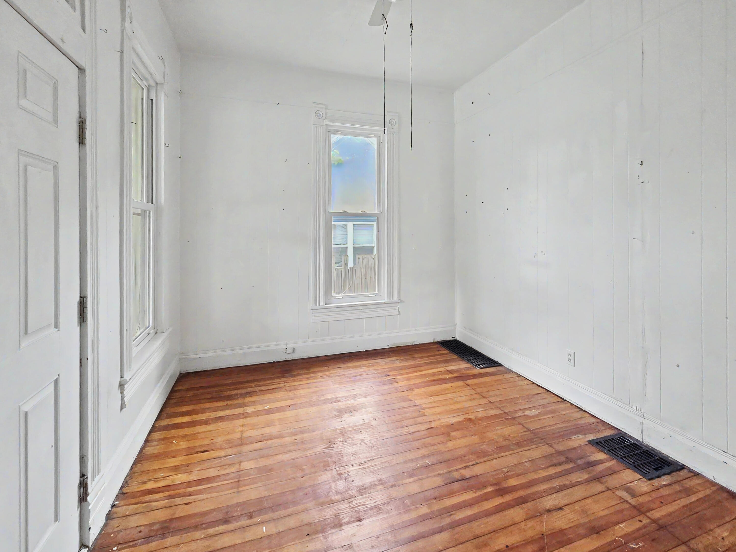 503 South New Avenue Property Photo 6