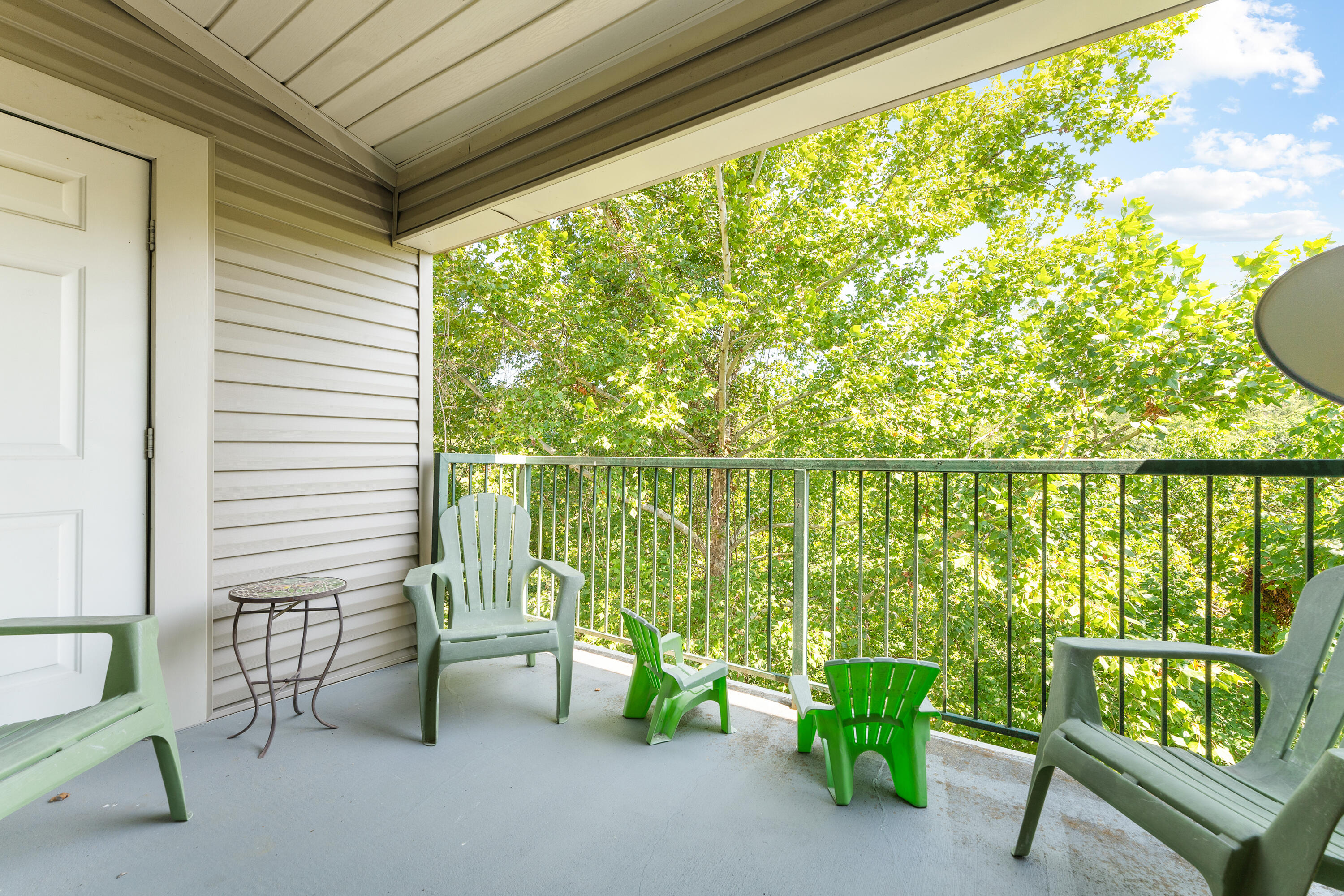 595 Timbercreek Road 301 Property Photo 14