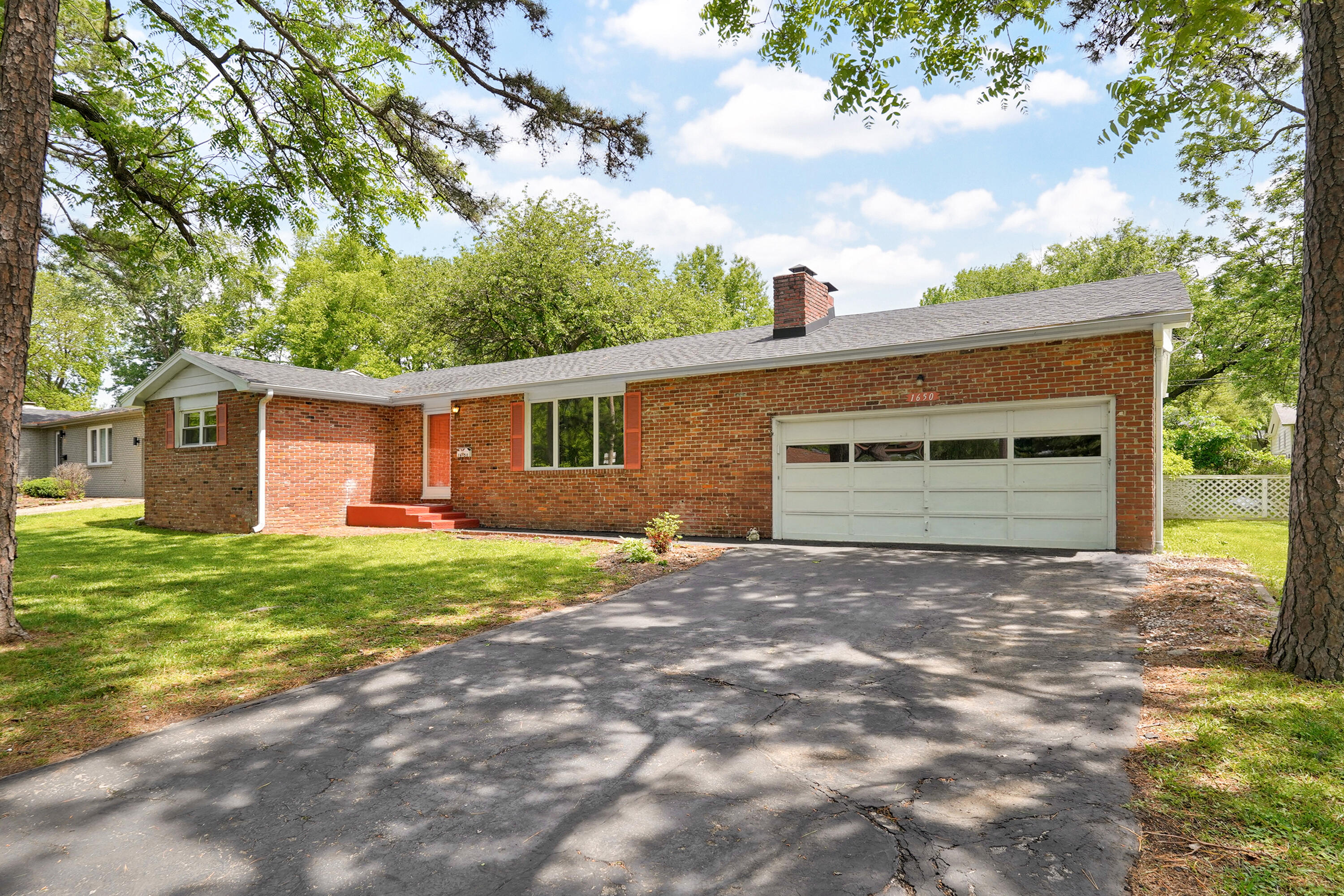 1650 South Sieger Drive Property Photo 1