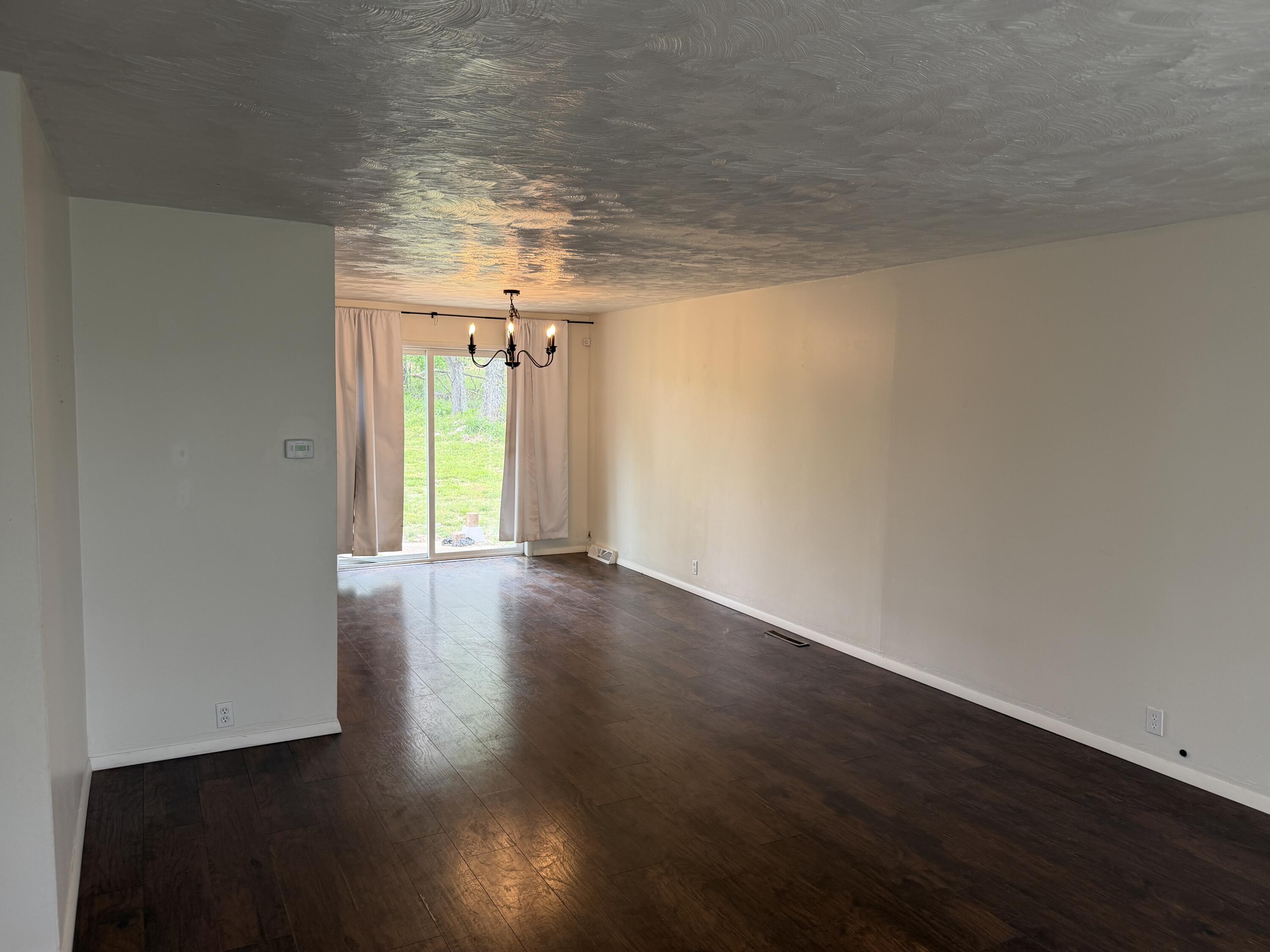 1113 North Walnut Street Property Photo 8