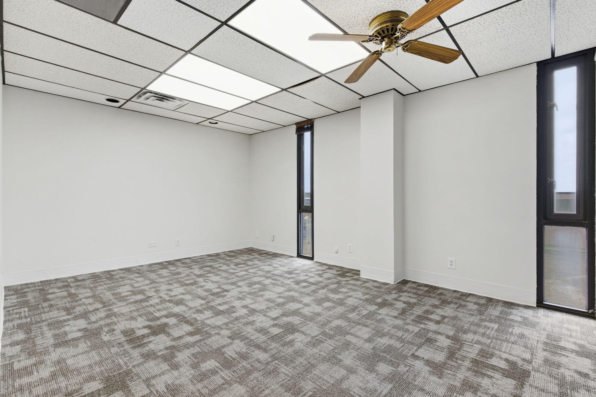 1331 North Stewart Avenue Property Photo 45