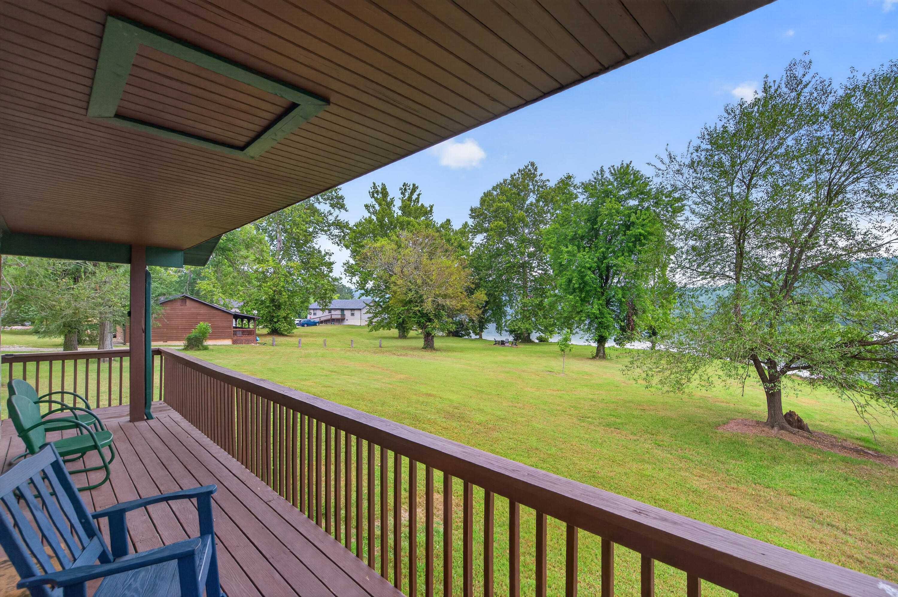 375 Edgewater Circle Property Photo 3