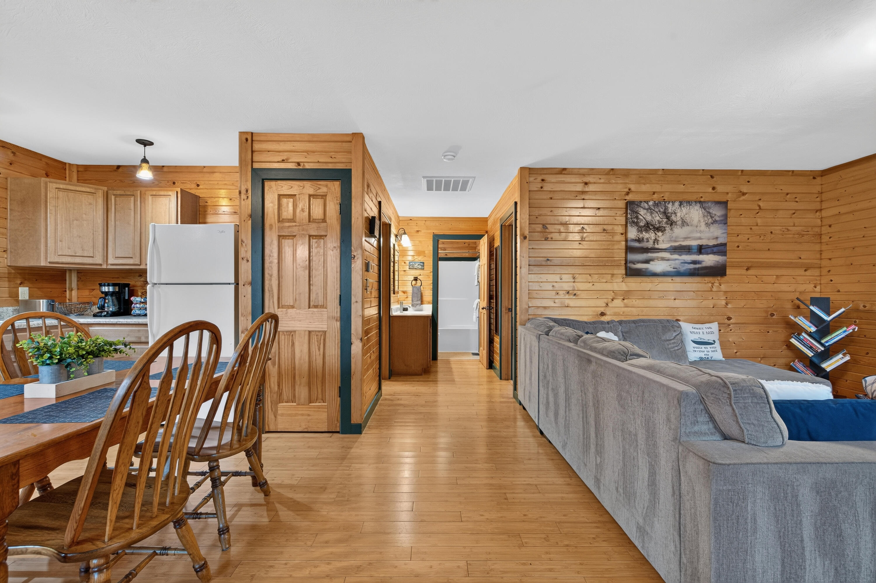 375 Edgewater Circle Property Photo 4