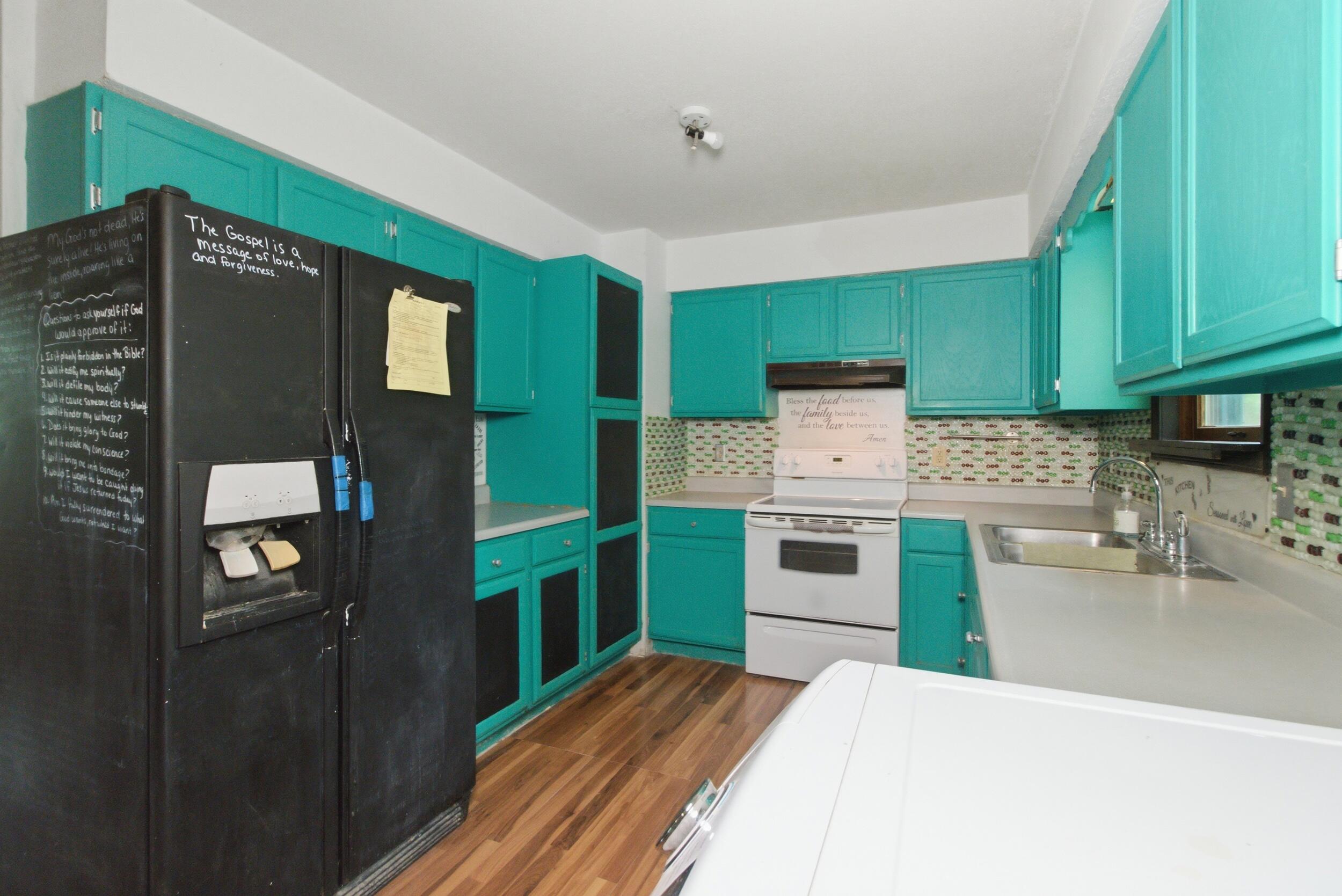 846 County Road 3450 Property Photo 6