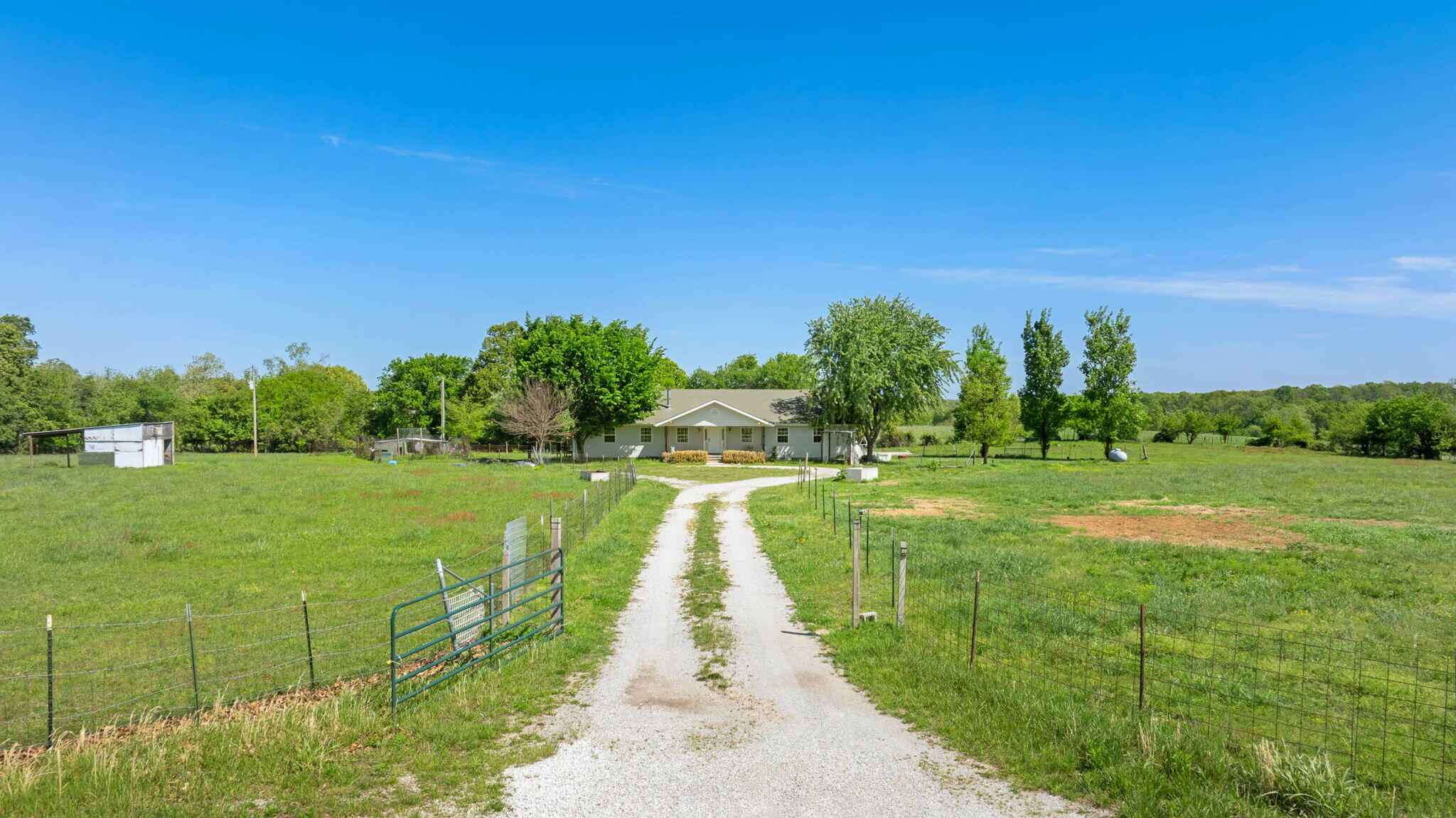 727 Banner Road Property Photo 2