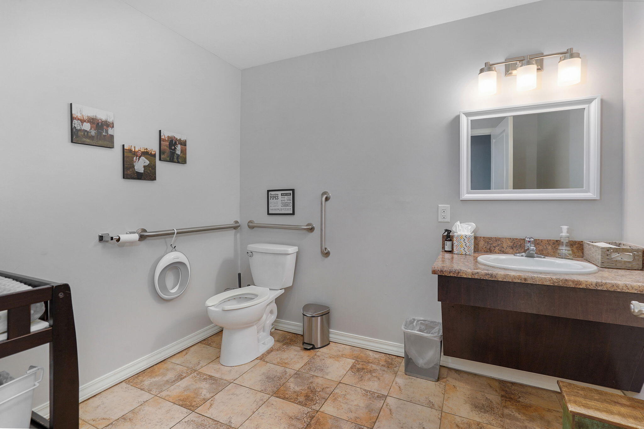 1024 West Battlefield Road Property Photo 27