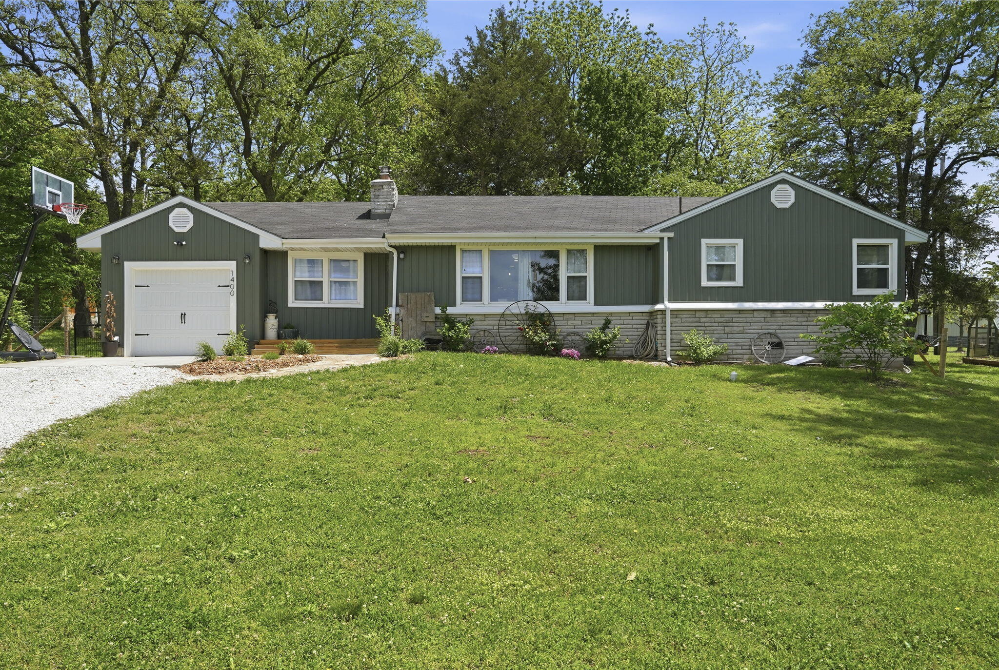 1400 South Farm Road 205 Property Photo 4
