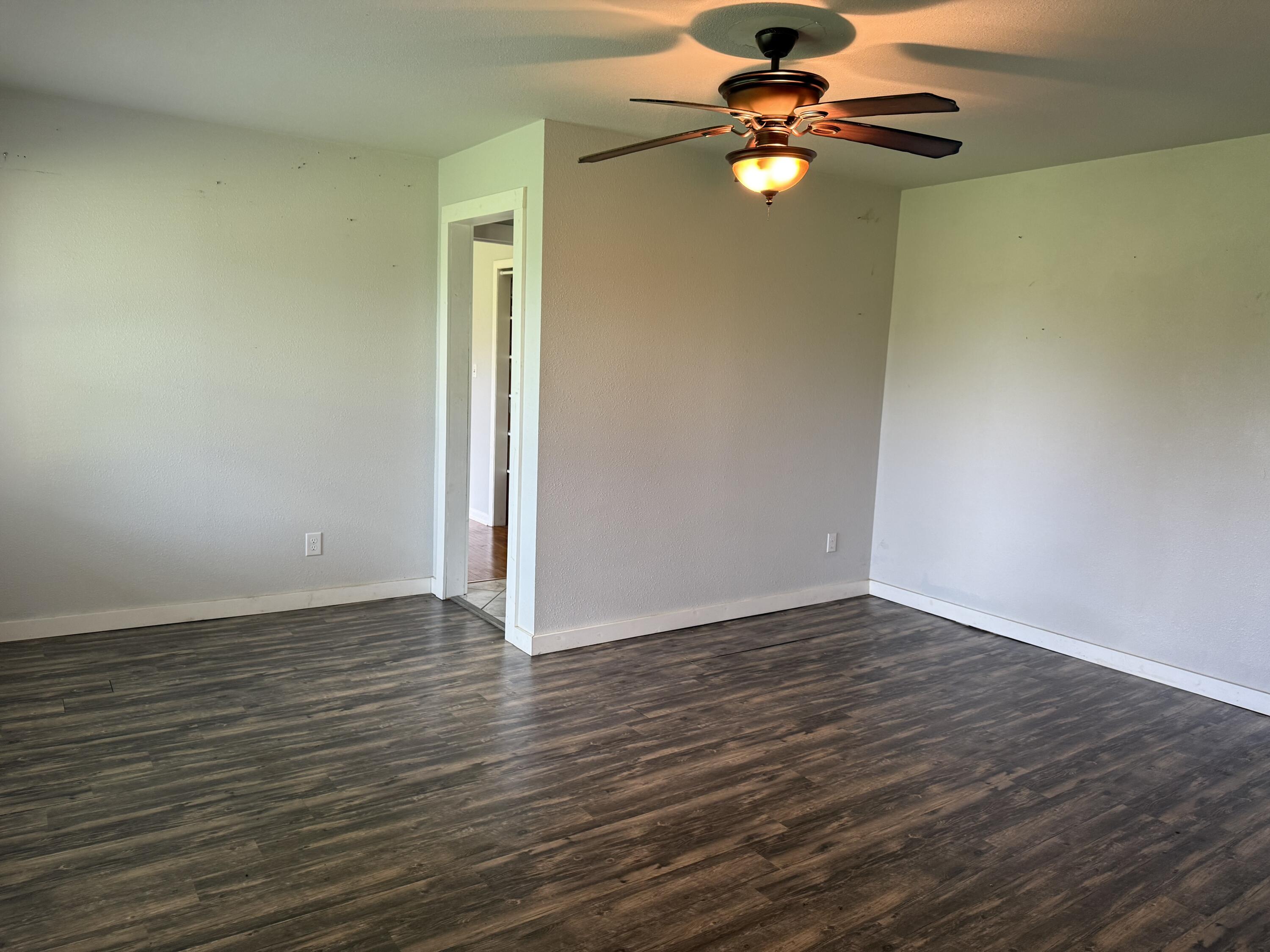 5825 Lawrence 1140 Property Photo 29