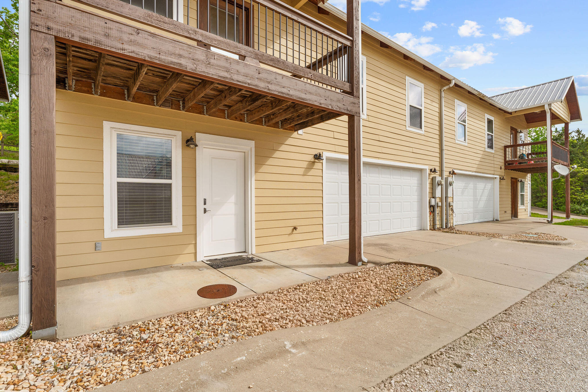 115 Cavanaugh Place Property Photo 3