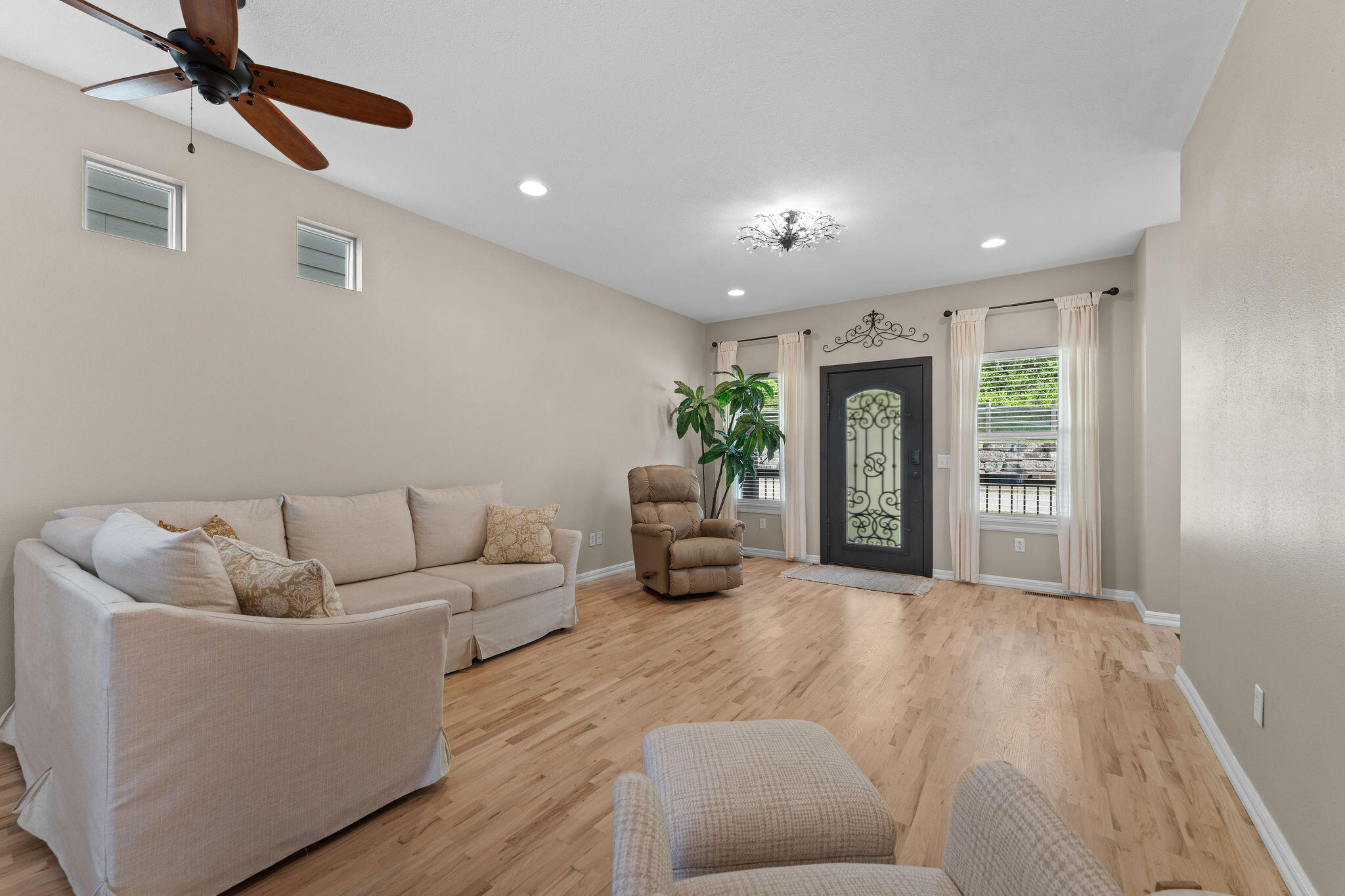 115 Cavanaugh Place Property Photo 4