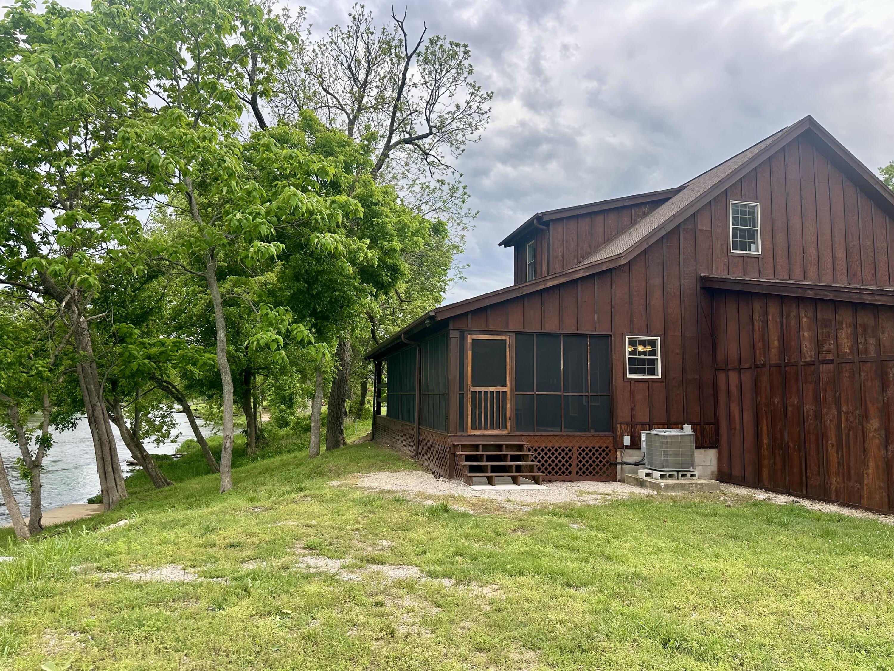 283 Big Trout Trail Property Photo 33