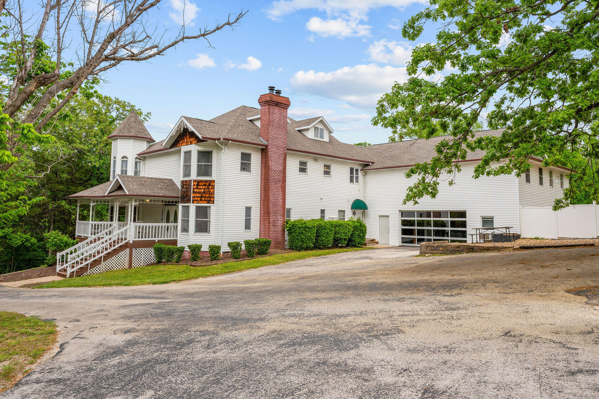 1482 Lake Shore Drive Property Photo 6