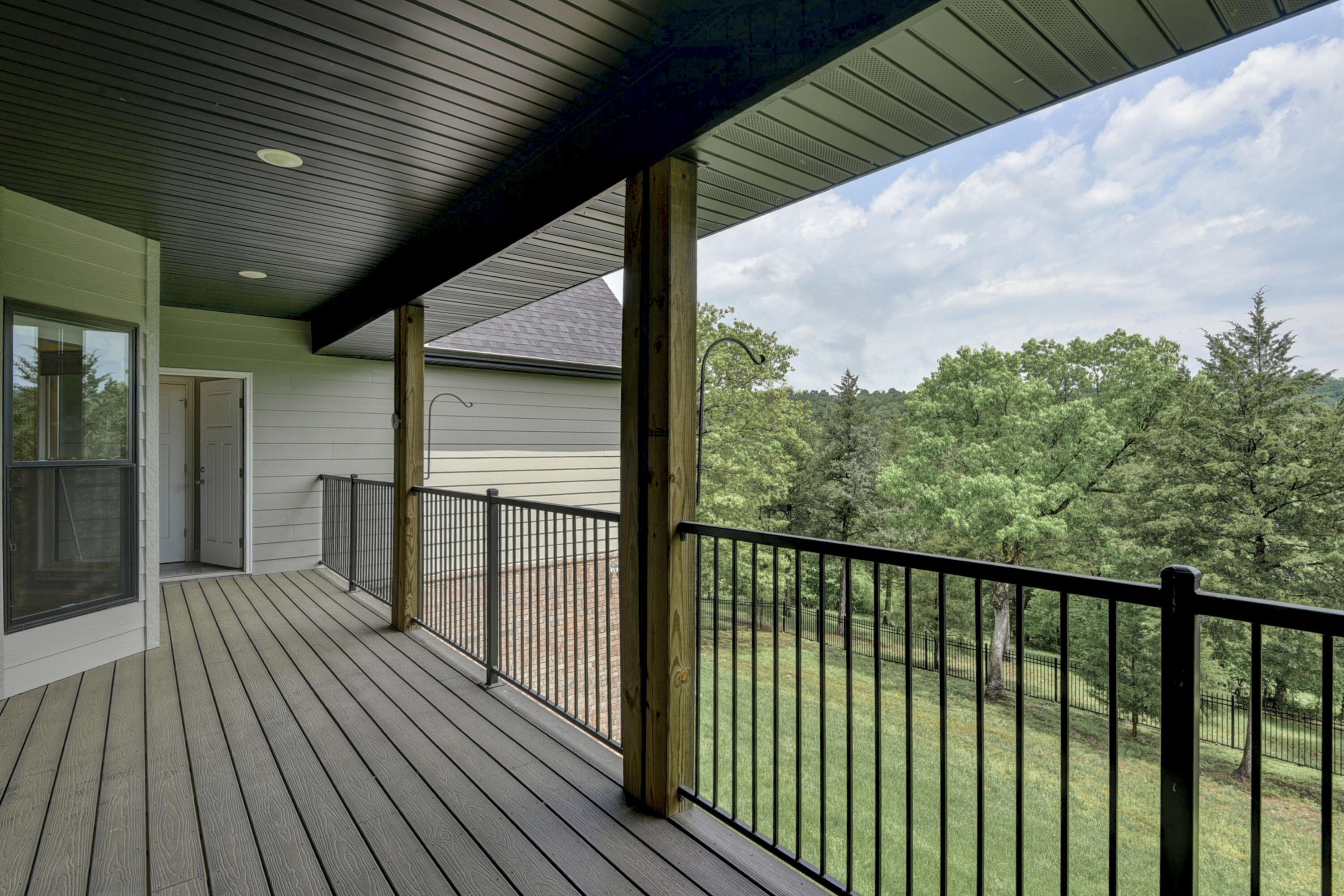 112 Cedar Bluff Property Photo 7