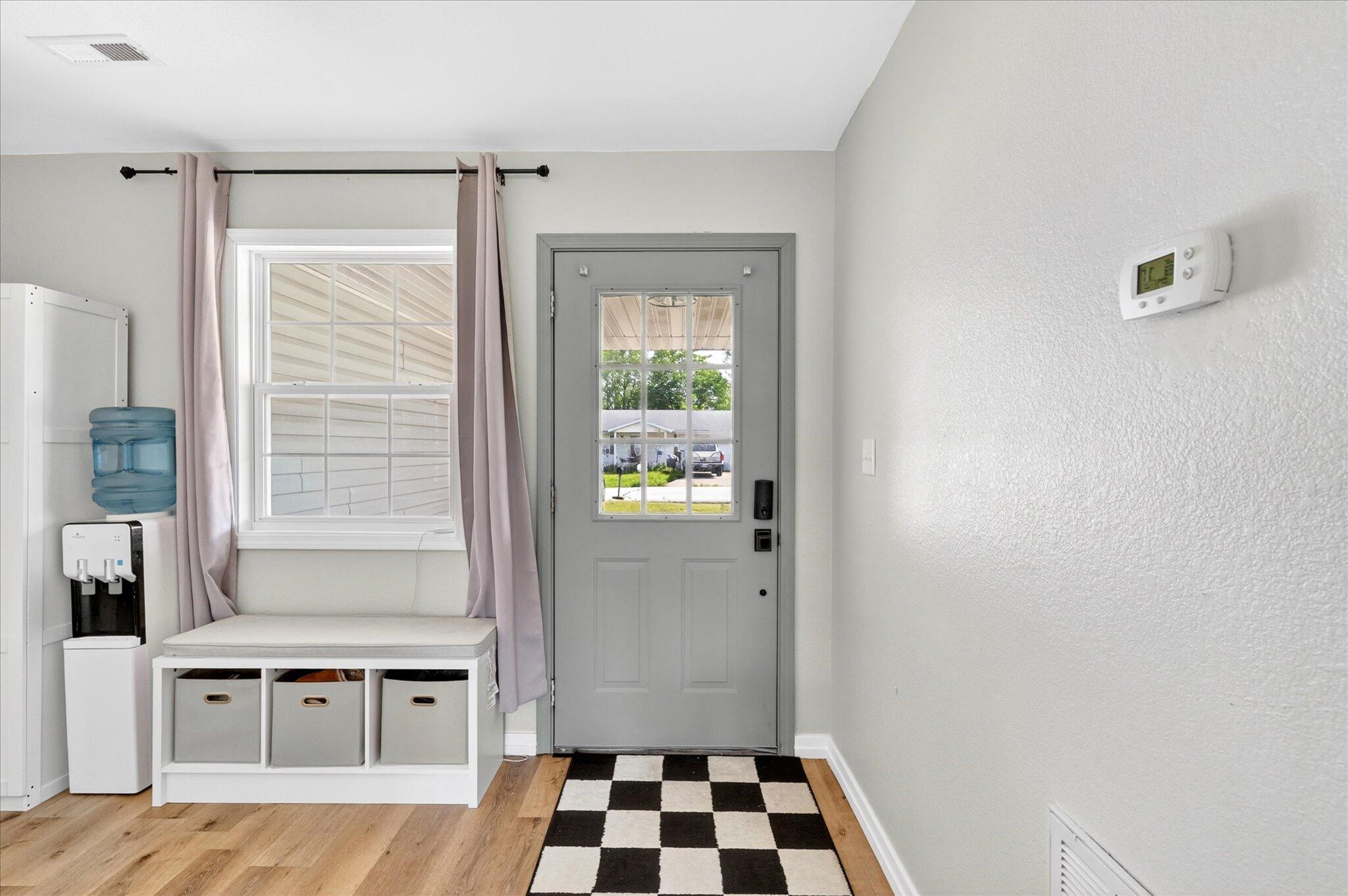 1427 Hazelwood Drive Property Photo 3