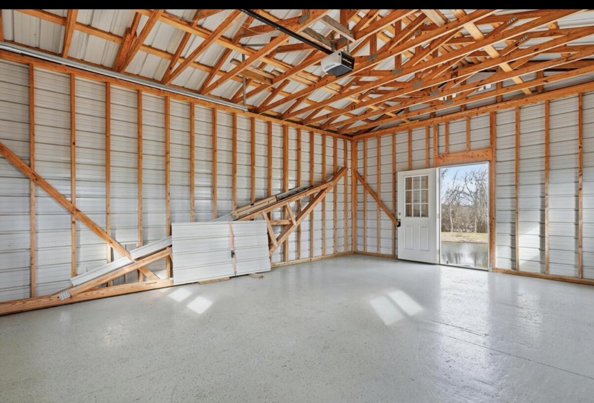 1645 East 512th Road Property Photo 1