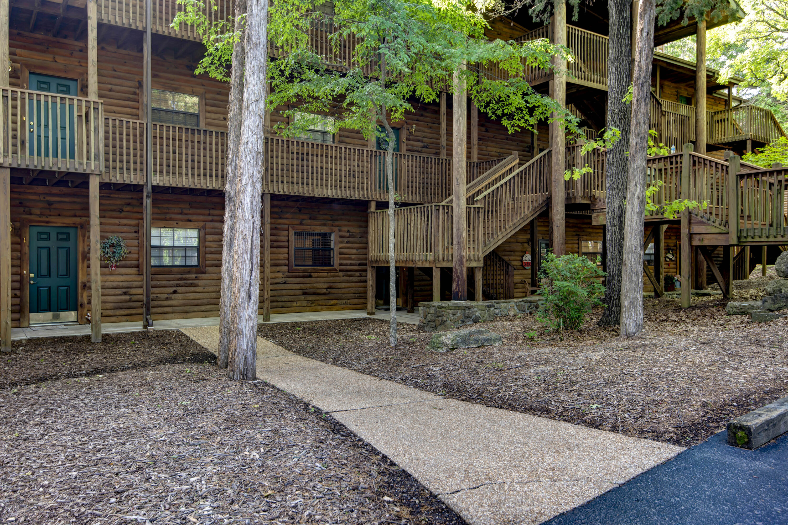 45 Leaning Tree Circle 2 Property Photo 4