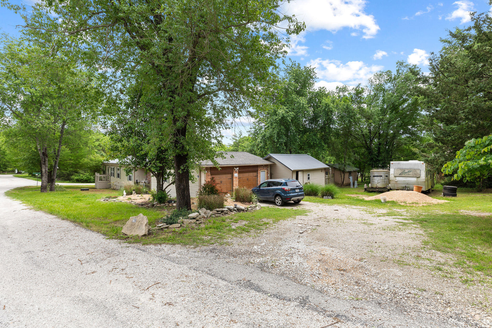 210 Molly Lane Property Photo 30
