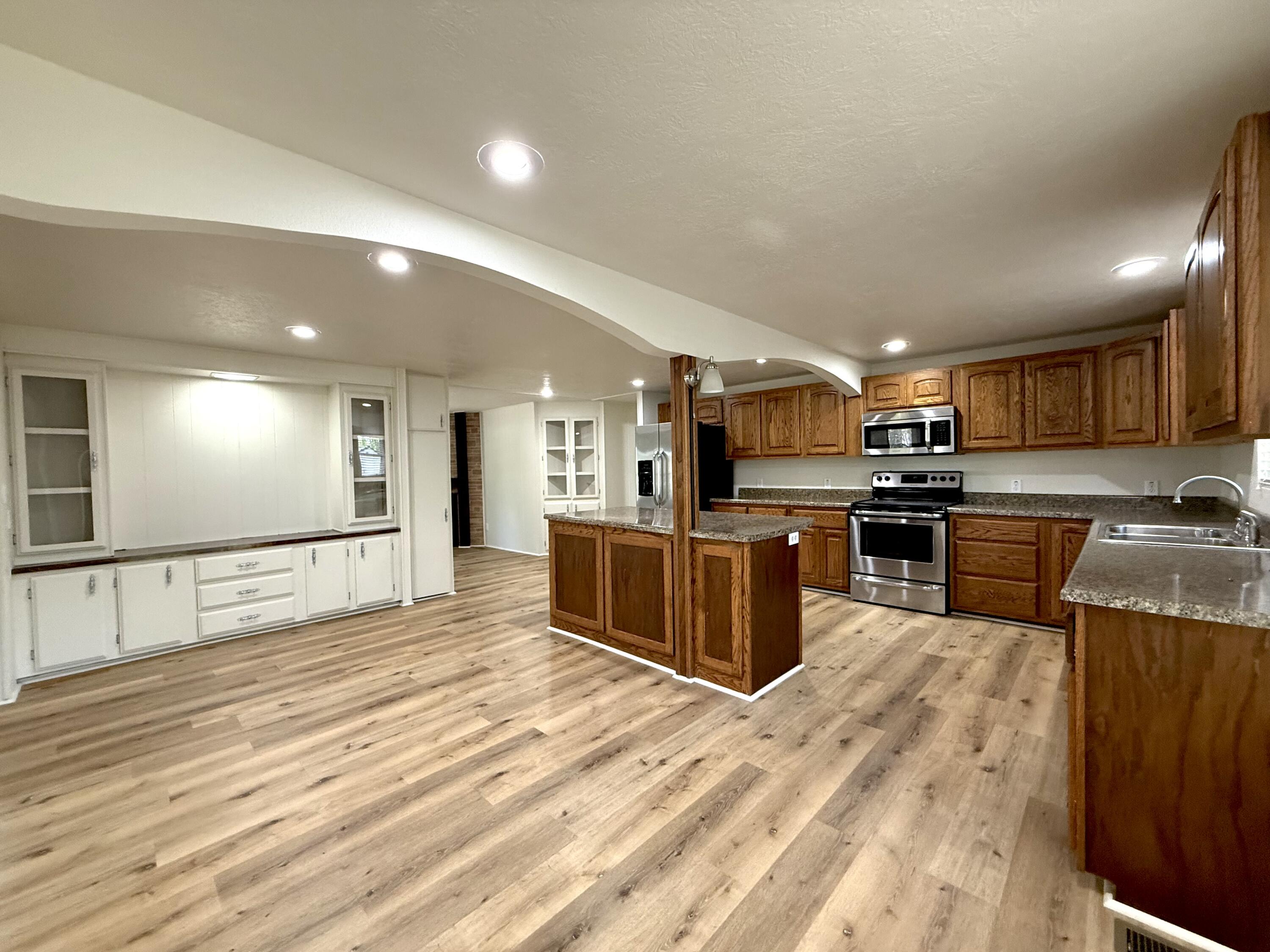 8639 Highway E Property Photo 6