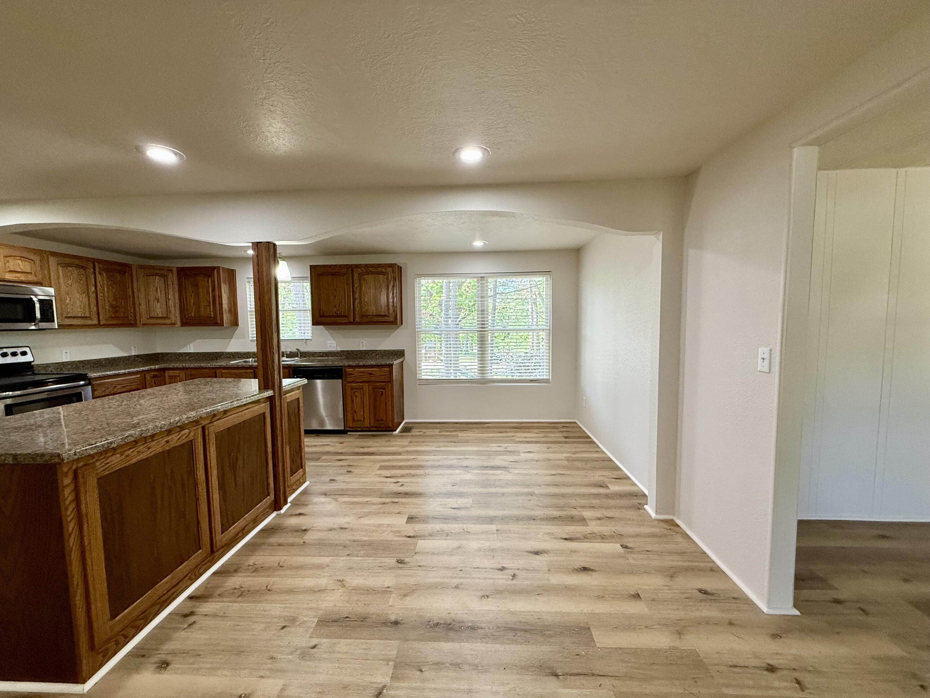 8639 Highway E Property Photo 8