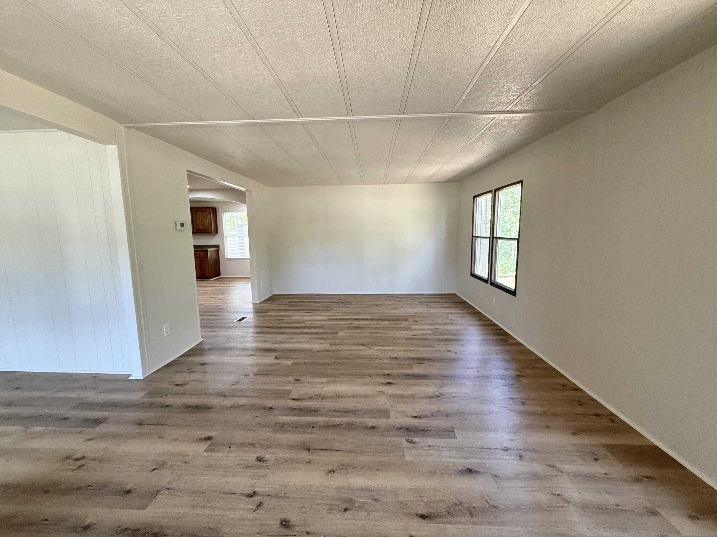 8639 Highway E Property Photo 11