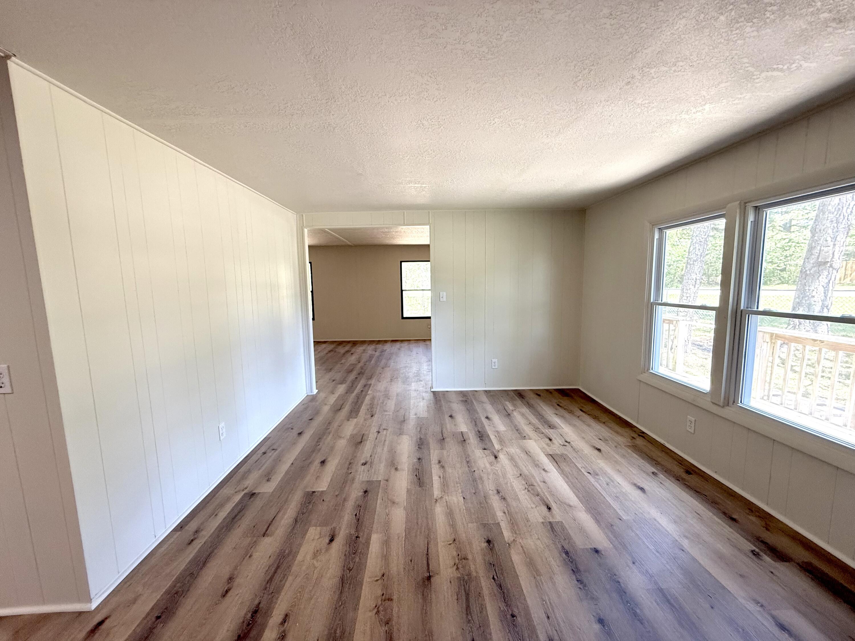 8639 Highway E Property Photo 14