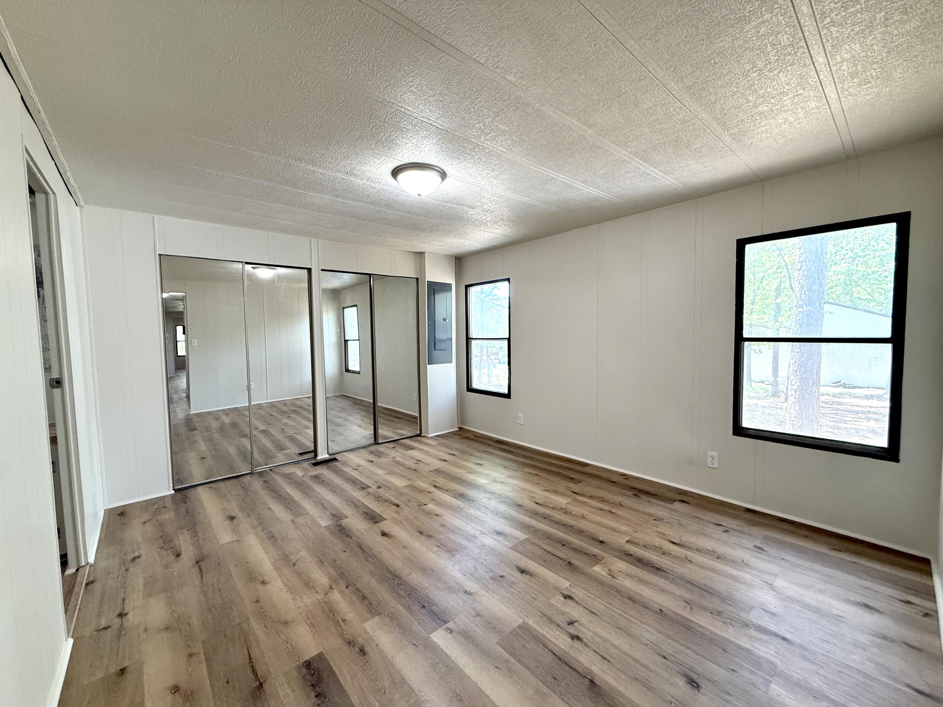 8639 Highway E Property Photo 16