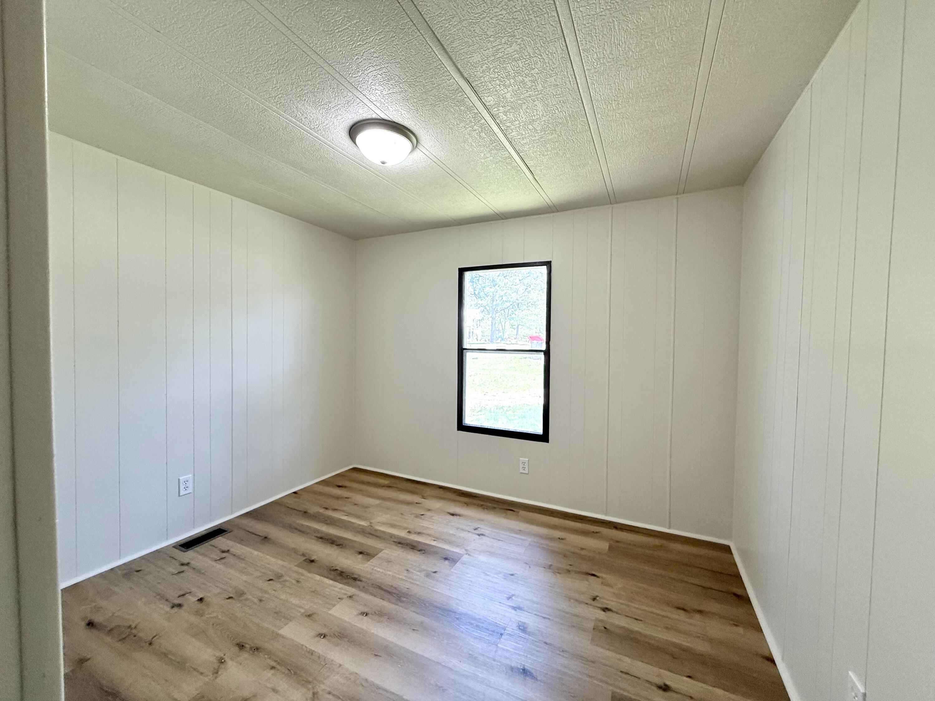 8639 Highway E Property Photo 21
