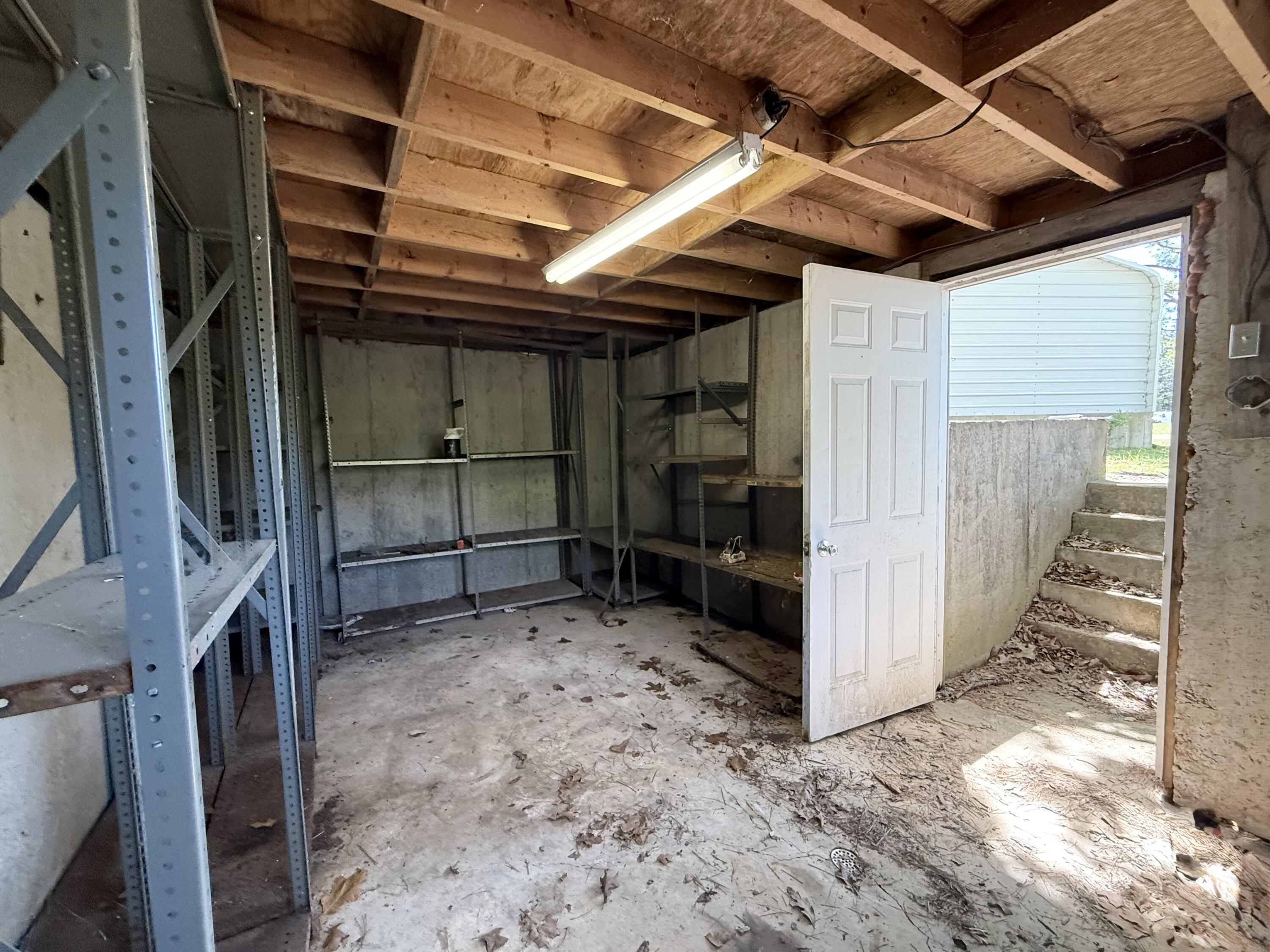 8639 Highway E Property Photo 32