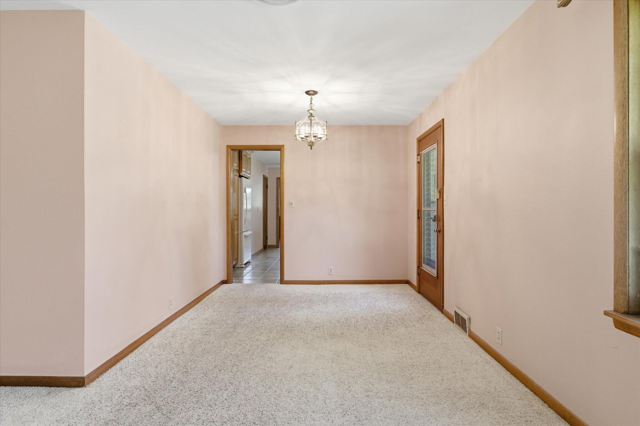 405 Grand Street Property Photo 7