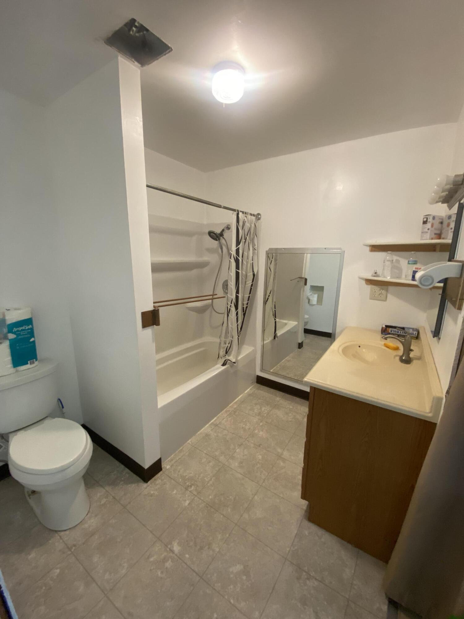 793 Rambling Road Property Photo 8