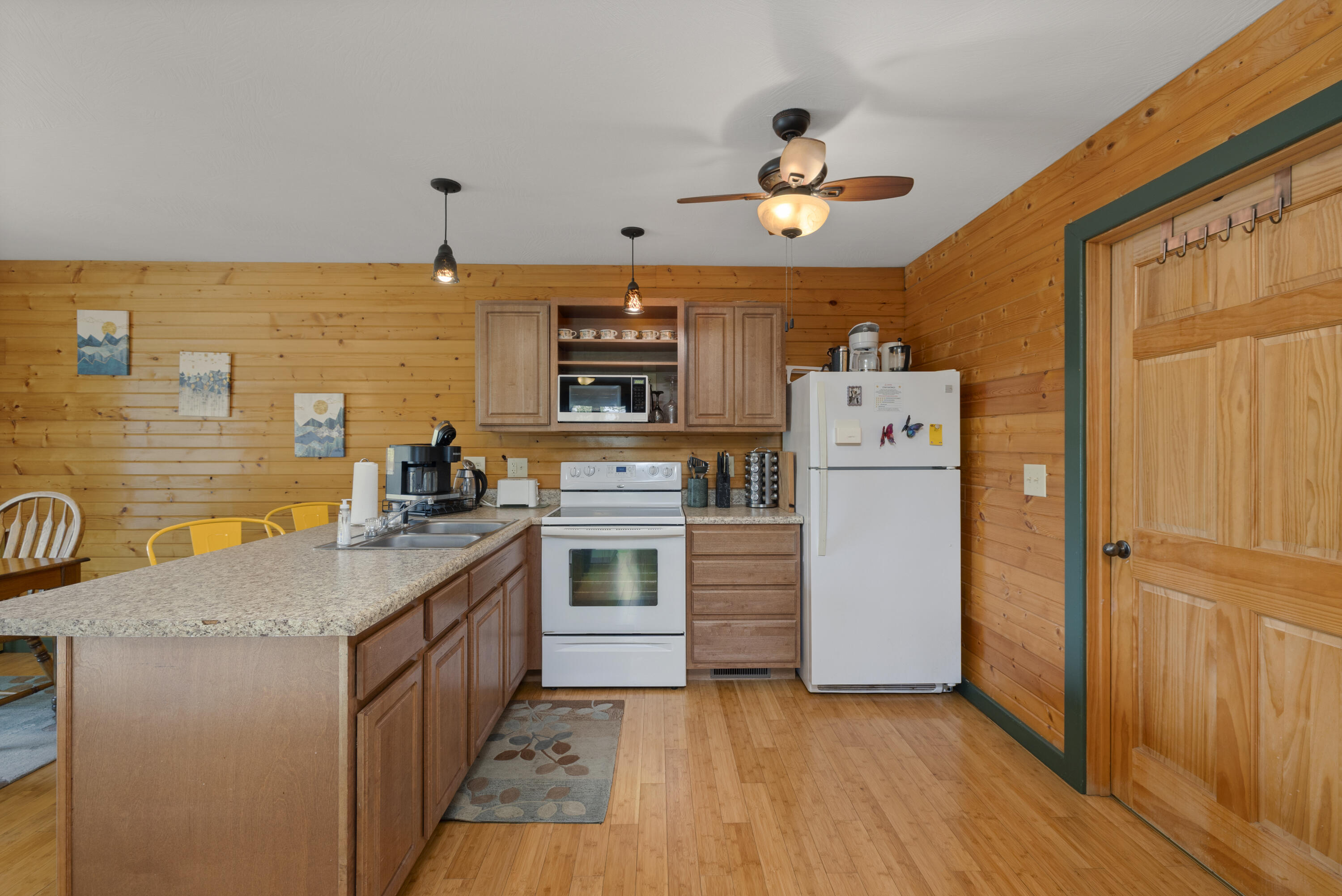 165 Edgewater Circle Property Photo 14