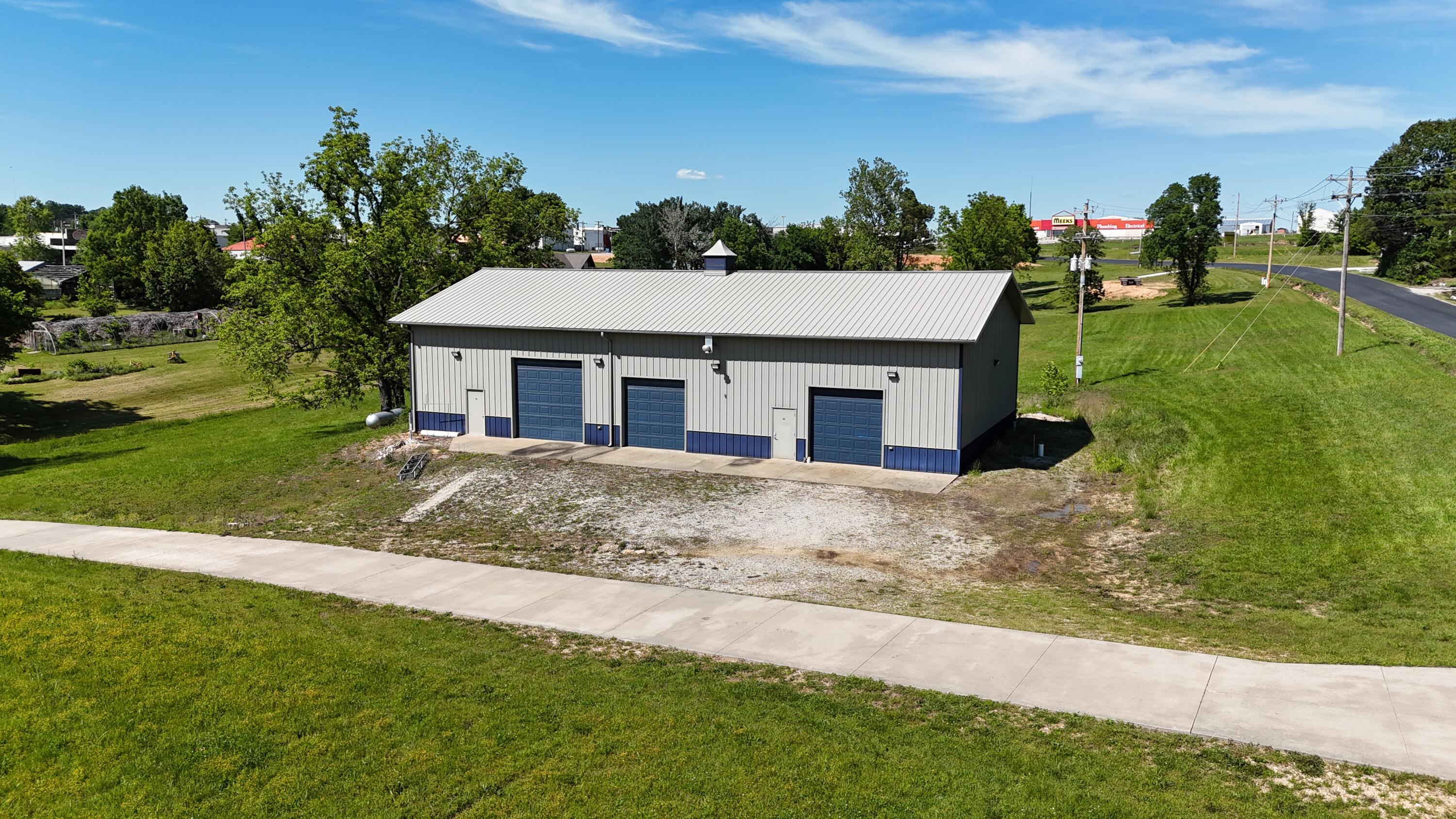 21102 Farm Road 1252 Property Photo 2