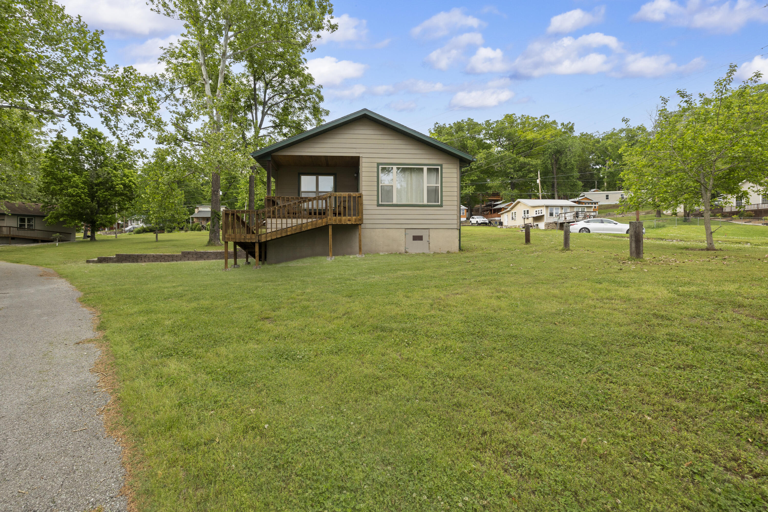 195 Edgewater Circle Property Photo 3