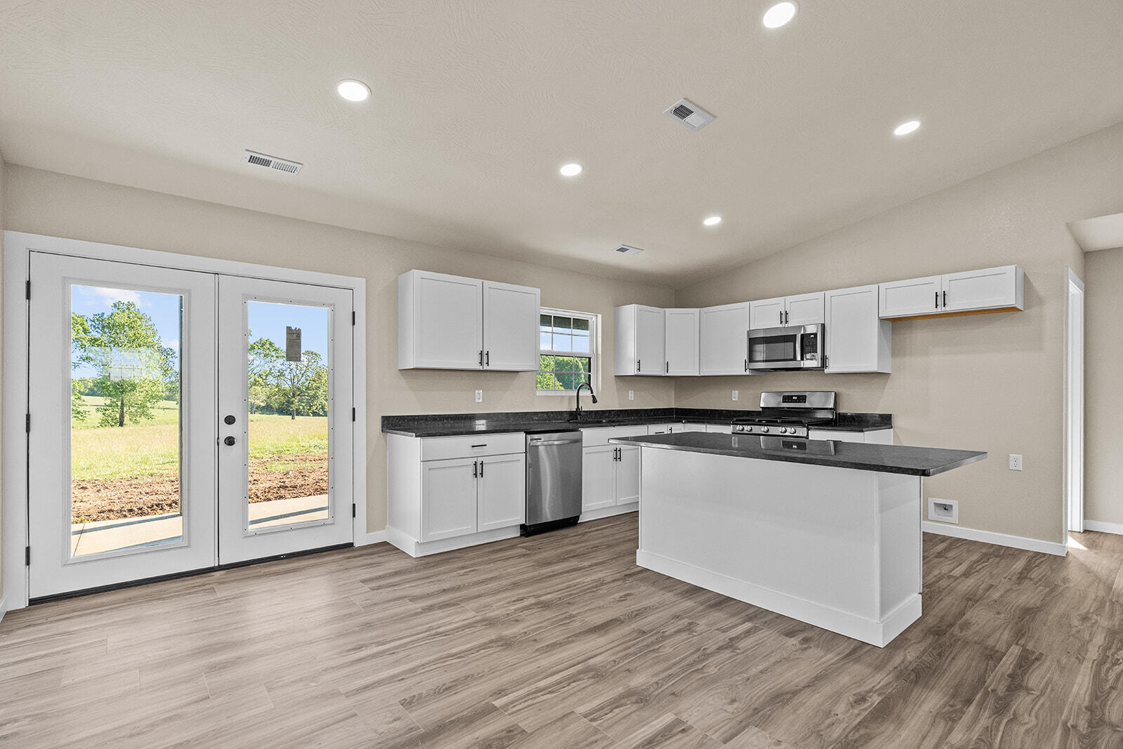 24672 Farm Road 2012 Property Photo 32