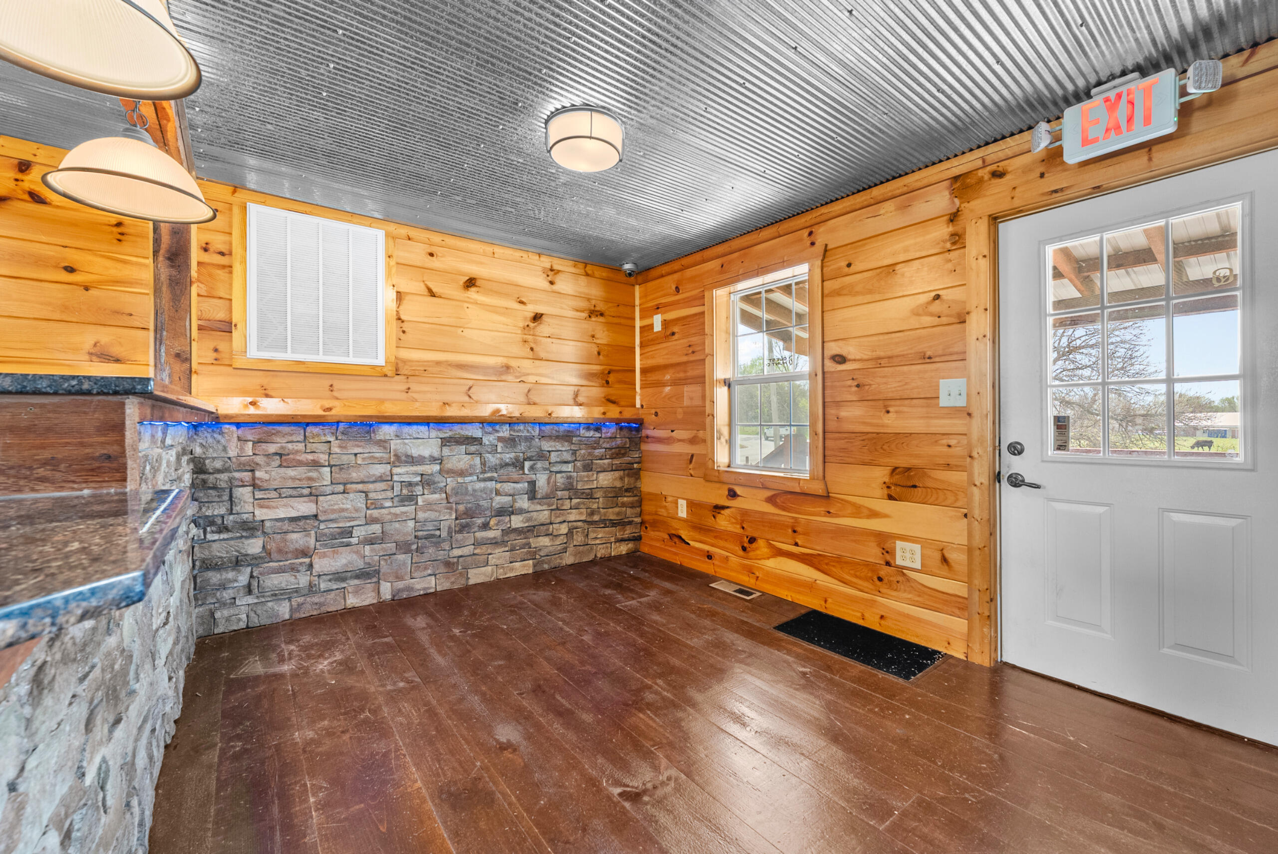 303 Washington Street Property Photo 61