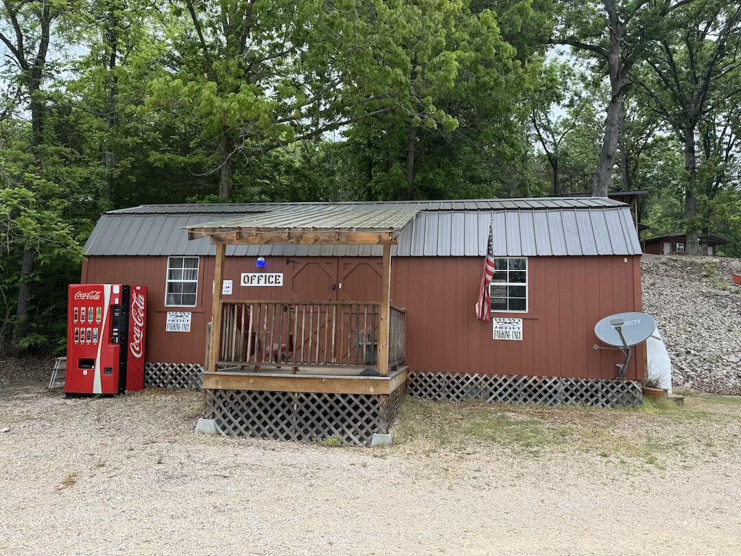 18661 Illinois Avenue Property Photo 1