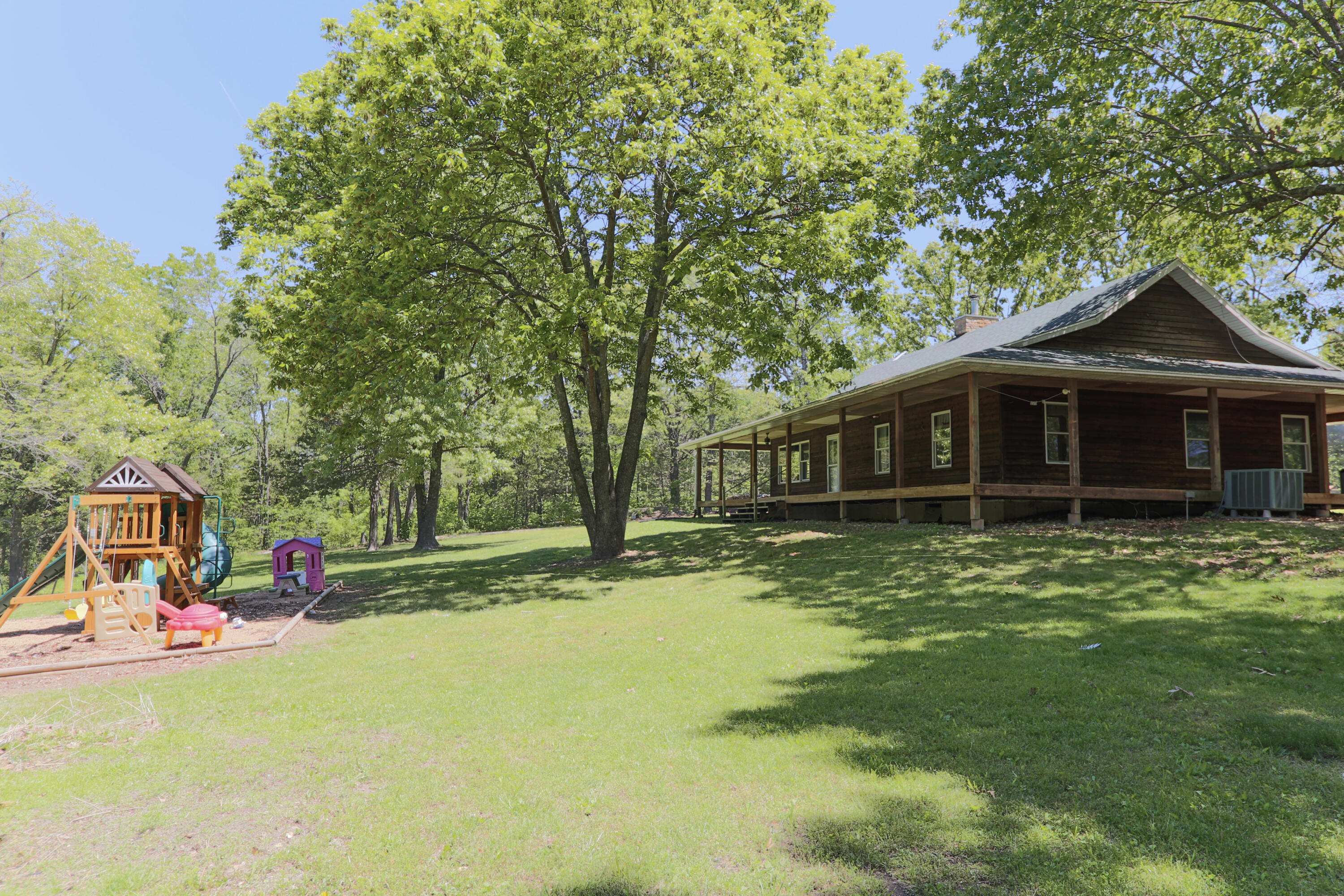 324 Temple Hill Drive Property Photo 3