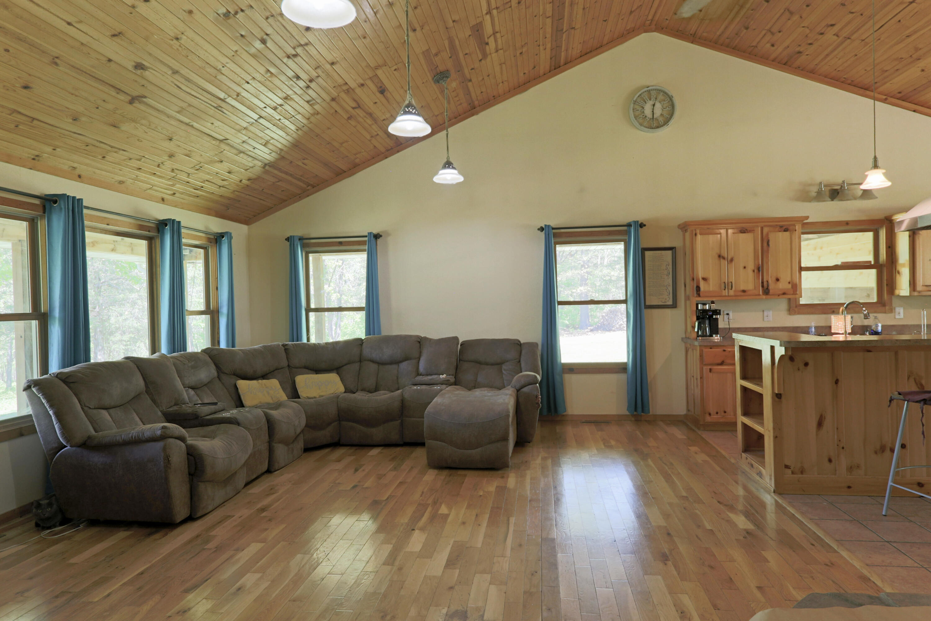 324 Temple Hill Drive Property Photo 6
