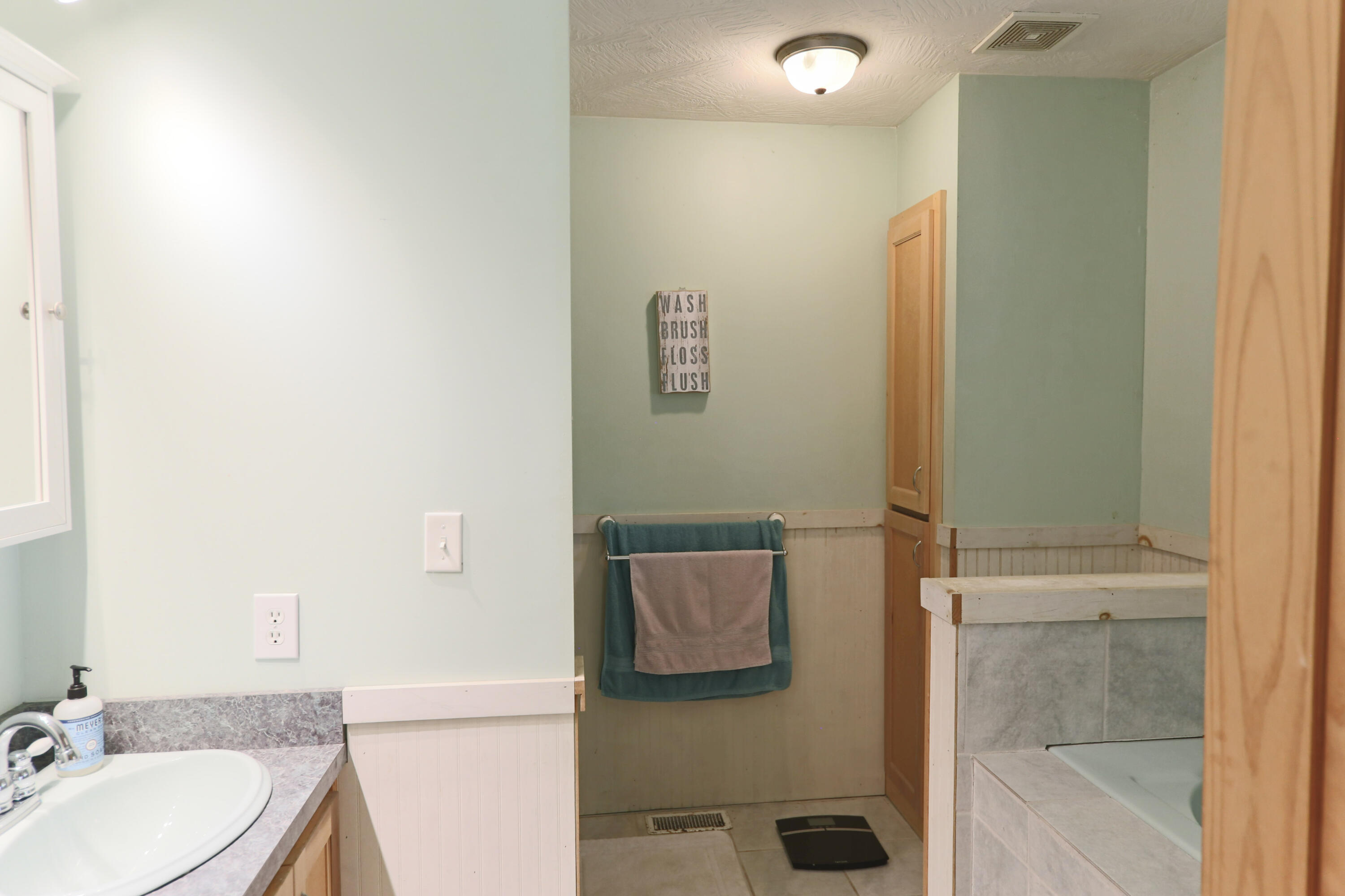 324 Temple Hill Drive Property Photo 11