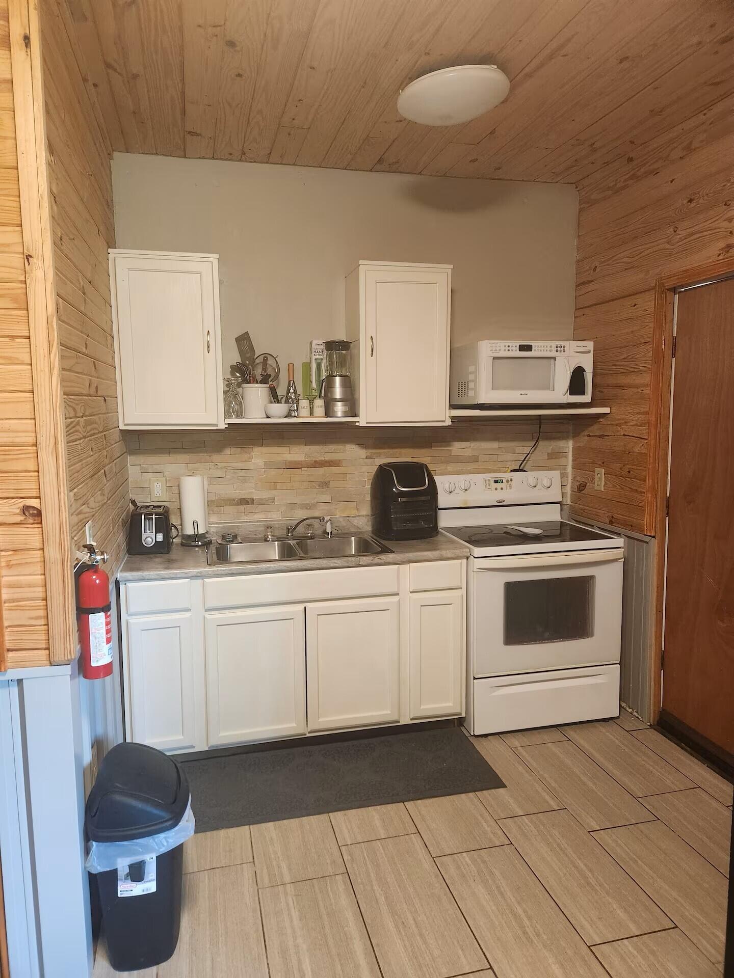 214 South Cliffside Drive Property Photo 29